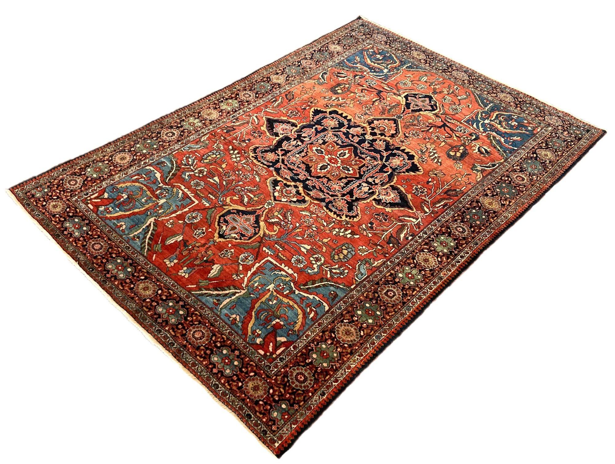 Antique Sarouk Rug In Good Condition For Sale In St. Albans, GB
