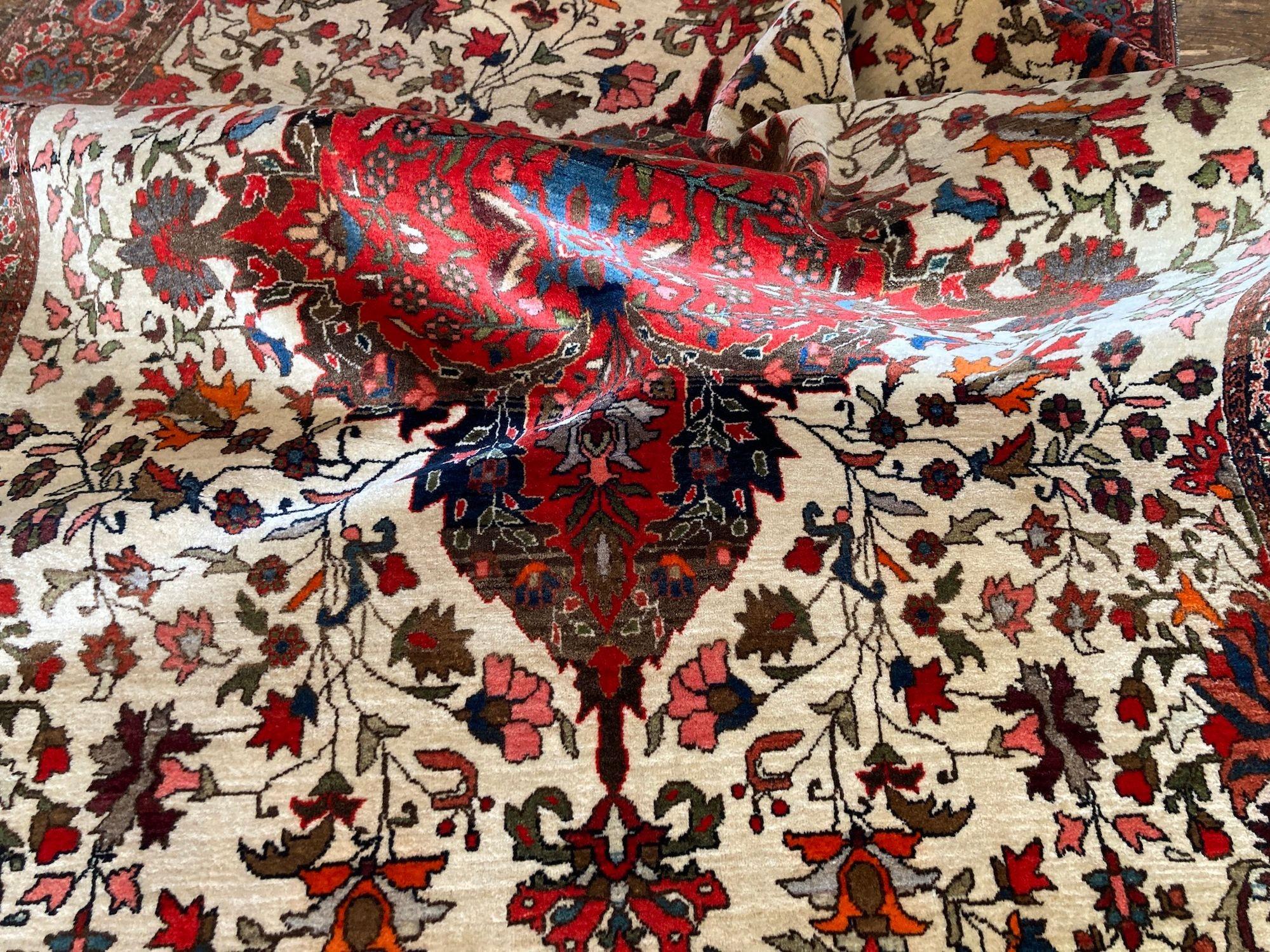 Antique Sarouk Rug 1.98m X 1.27m in vendita 11