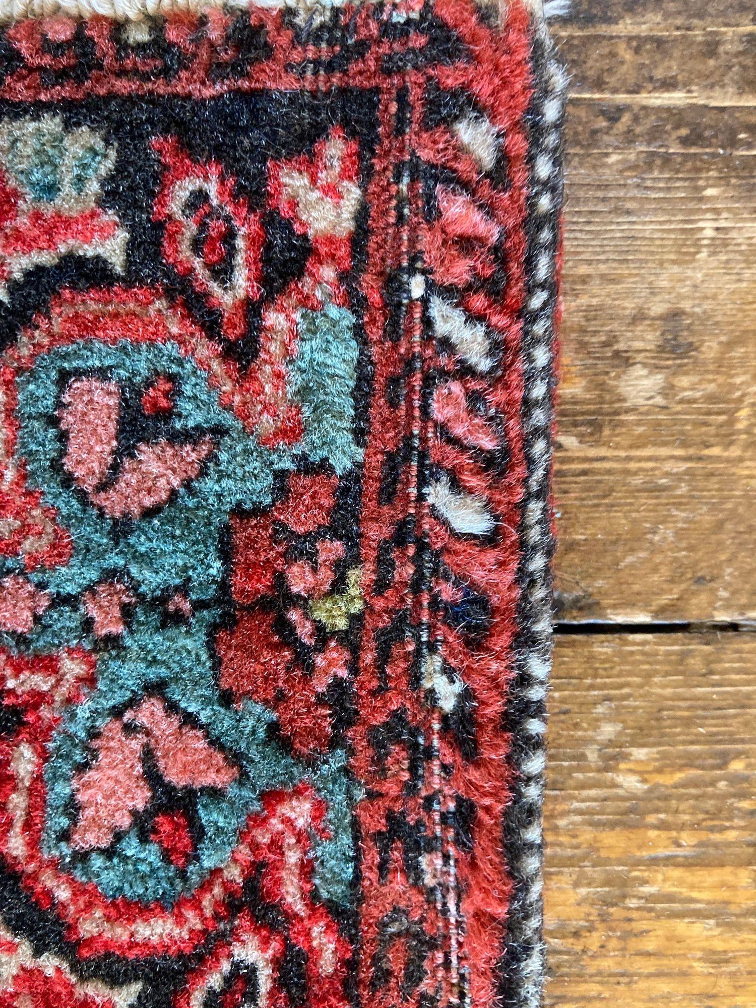 Antique Sarouk Rug 1.98m X 1.27m in vendita 13