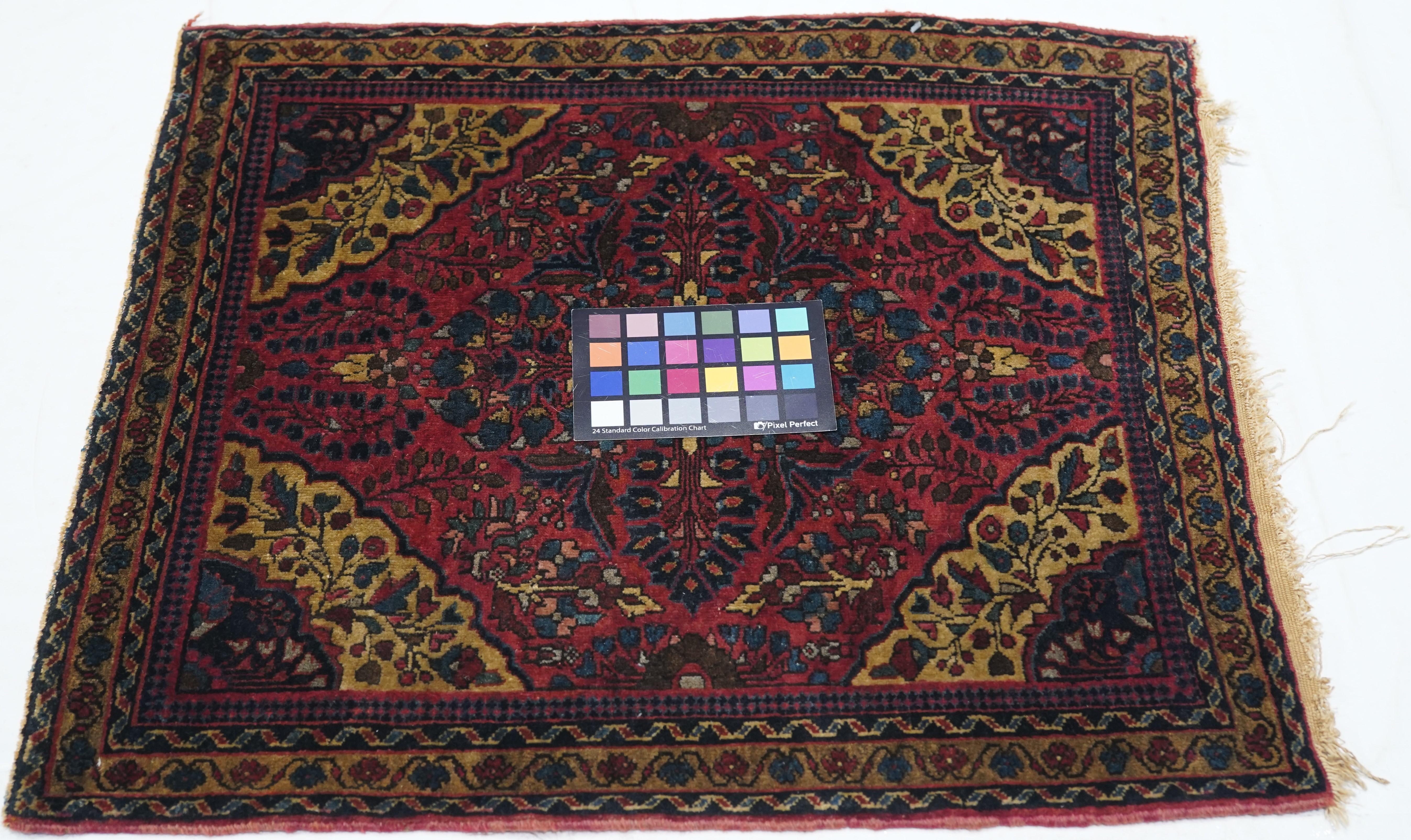 Antique Sarouk Rug For Sale 3