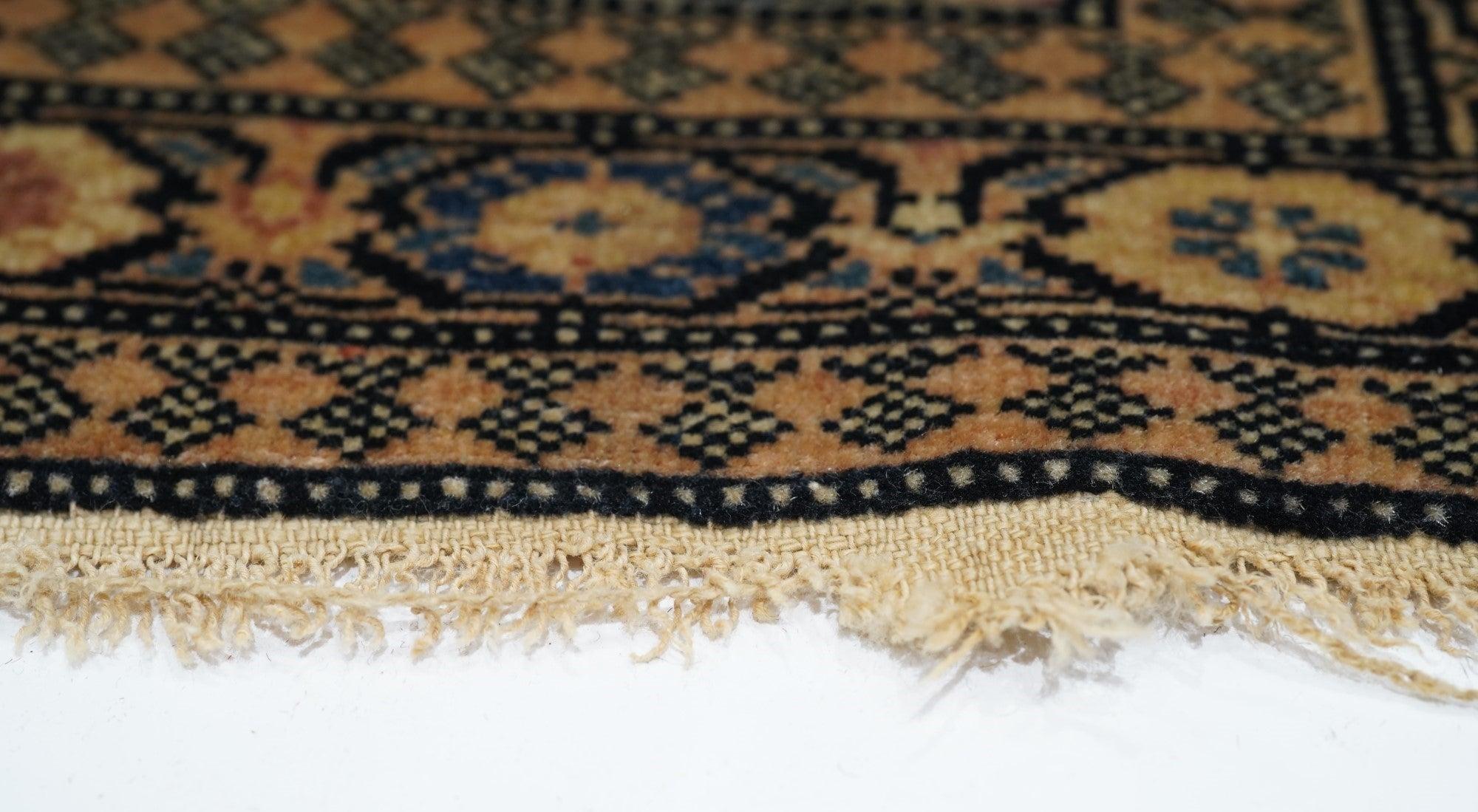 Antiker Sarouk-Teppich 2'1'' x 2'9'' (Handgeknüpft) im Angebot