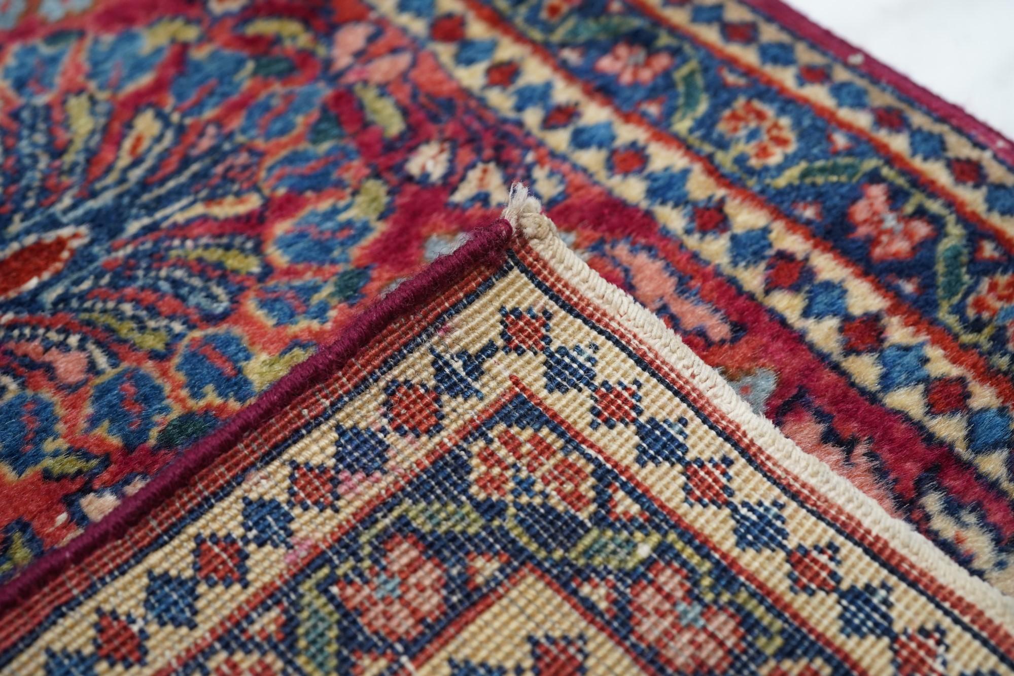 Antique Sarouk Rug For Sale 4