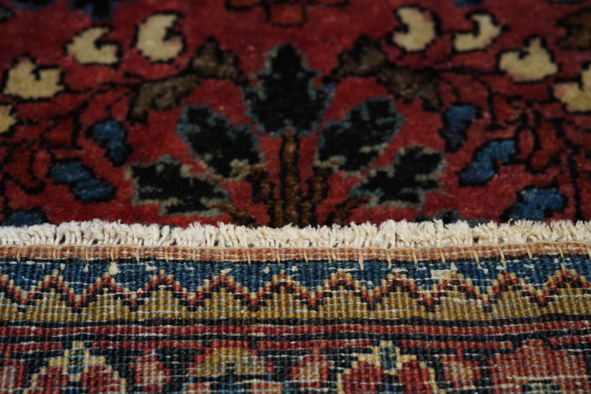 Antique Sarouk Rug For Sale 3