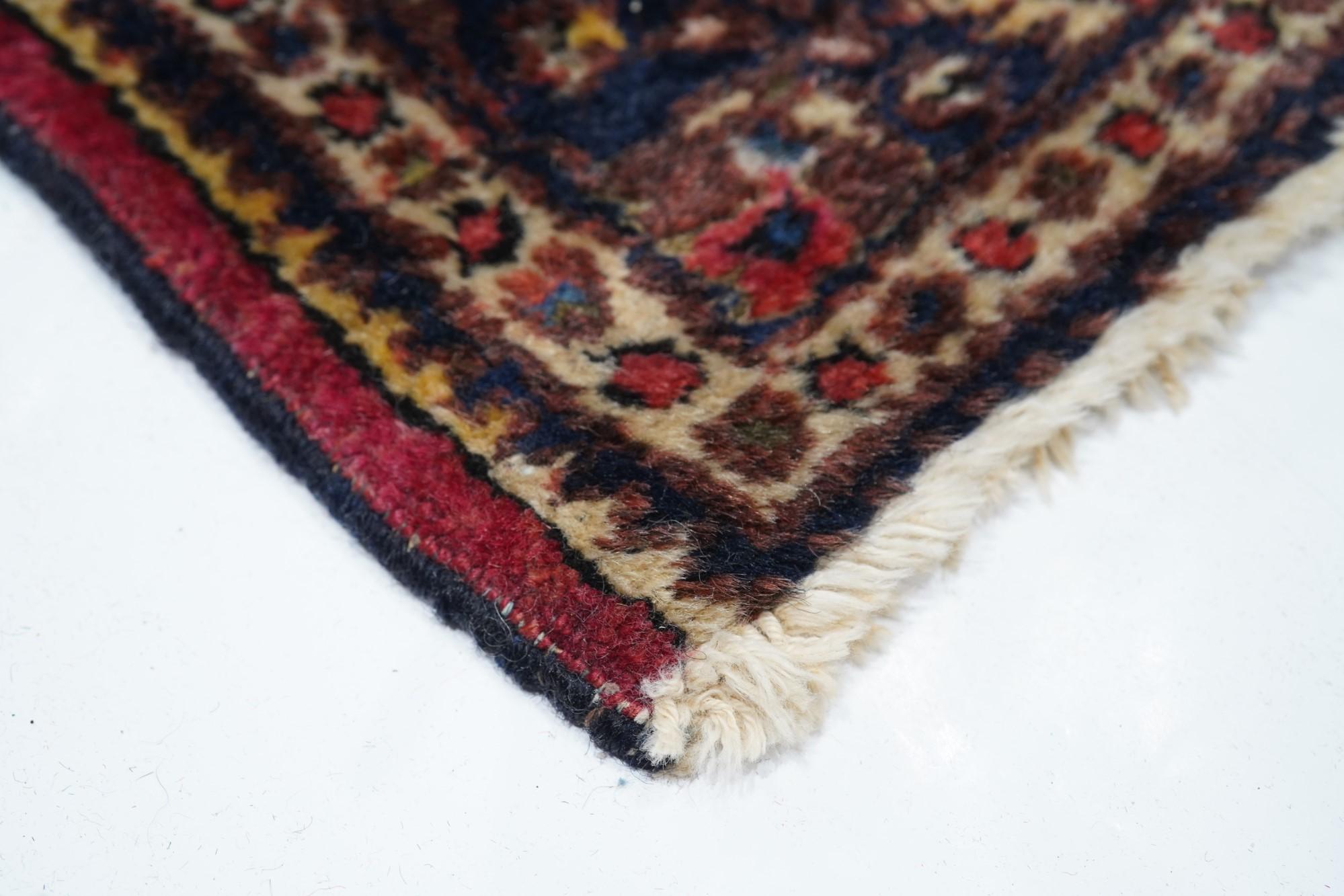 Antique Sarouk Rug 2'6'' x 6'3'' In Excellent Condition For Sale In New York, NY