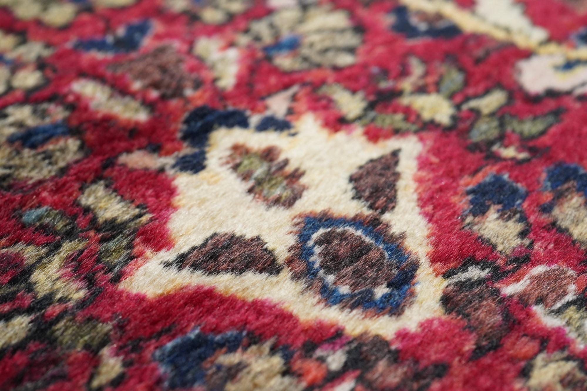 Early 20th Century Antique Sarouk Rug 2'6'' x 6'3'' For Sale
