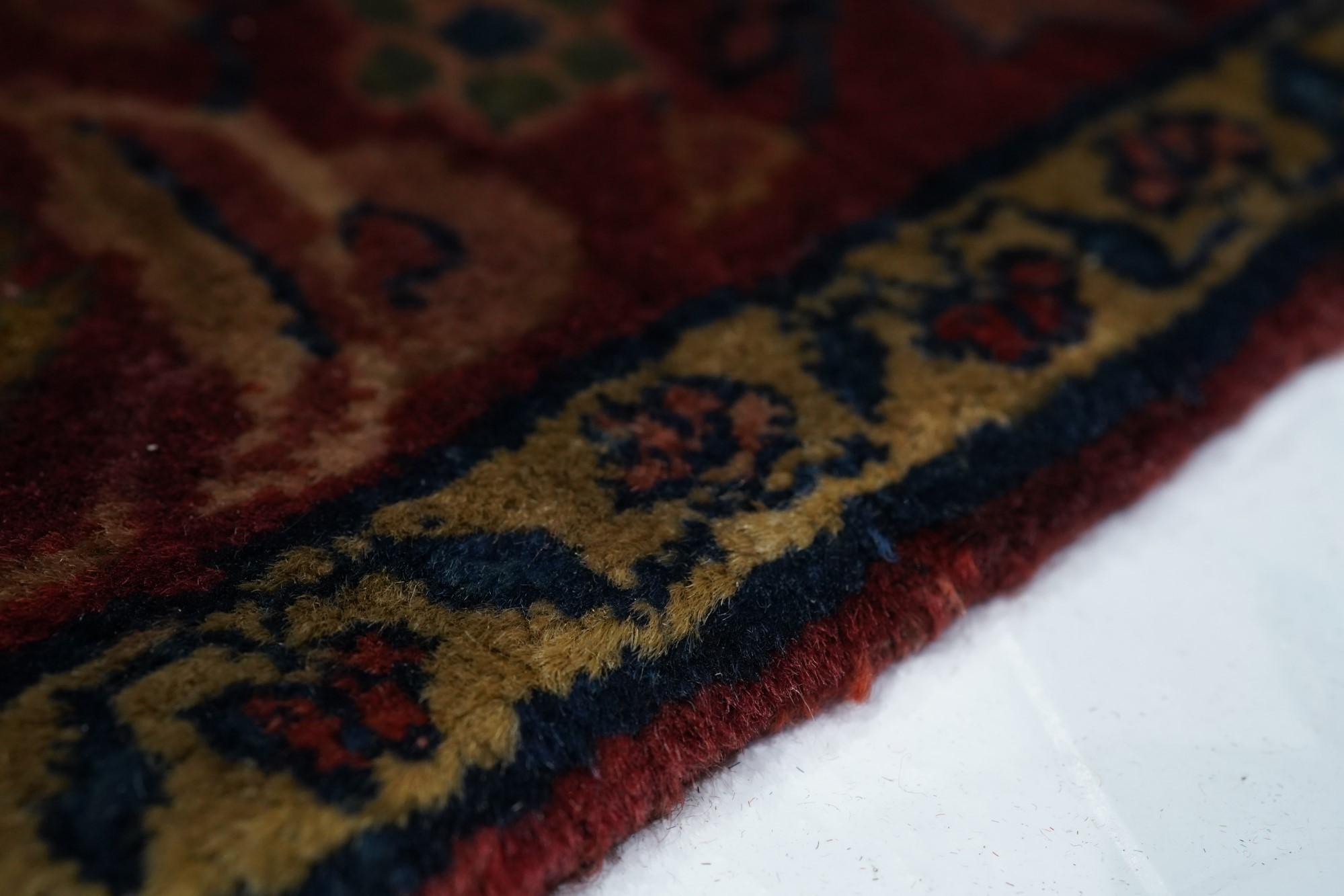 Early 20th Century Antique Sarouk Rug 2'7'' x 4'10'' For Sale