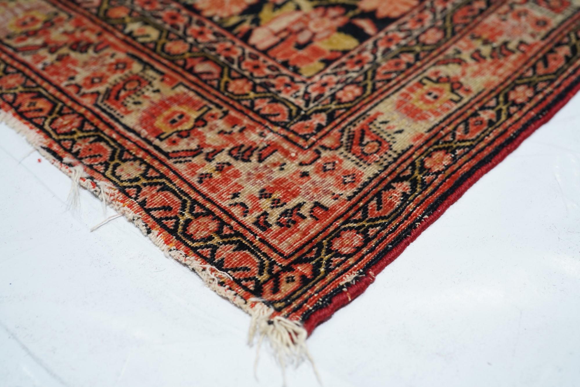 Antique Farahan Rug  In Distressed Condition For Sale In New York, NY