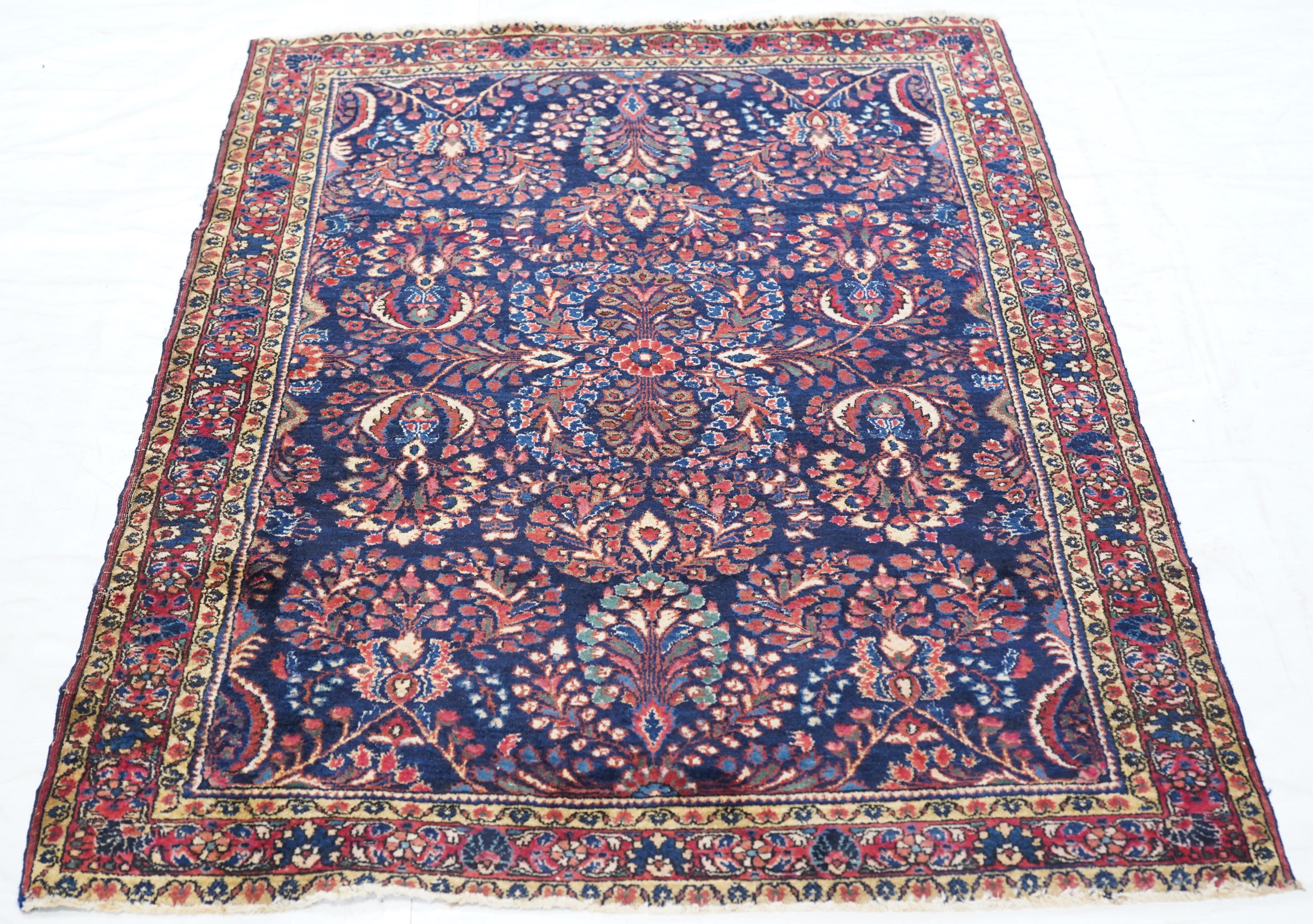 Antiker Sarouk-Teppich 3'4'' x 4'8'' im Angebot 2
