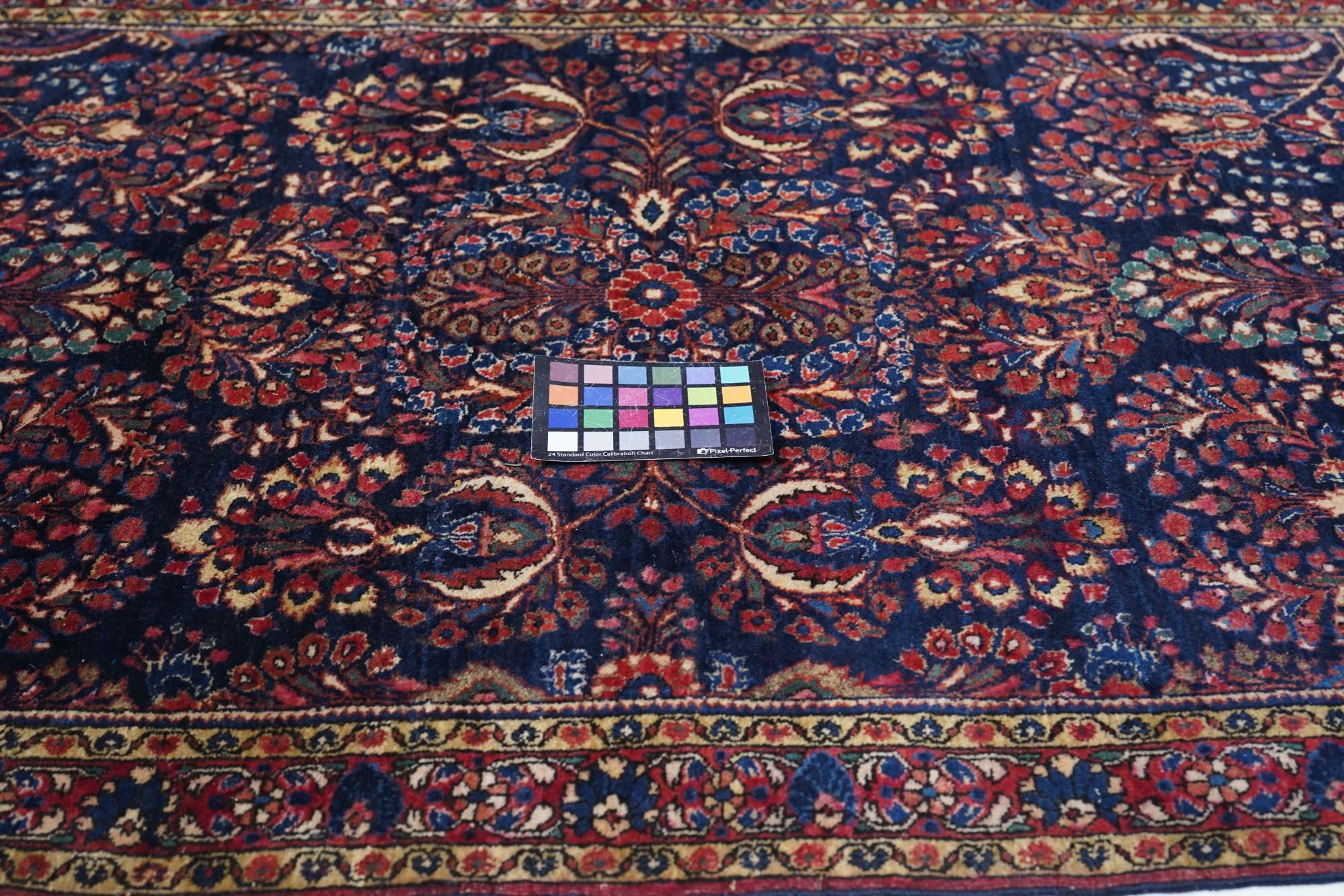 Antiker Sarouk-Teppich 3'4'' x 4'8'' im Angebot 3
