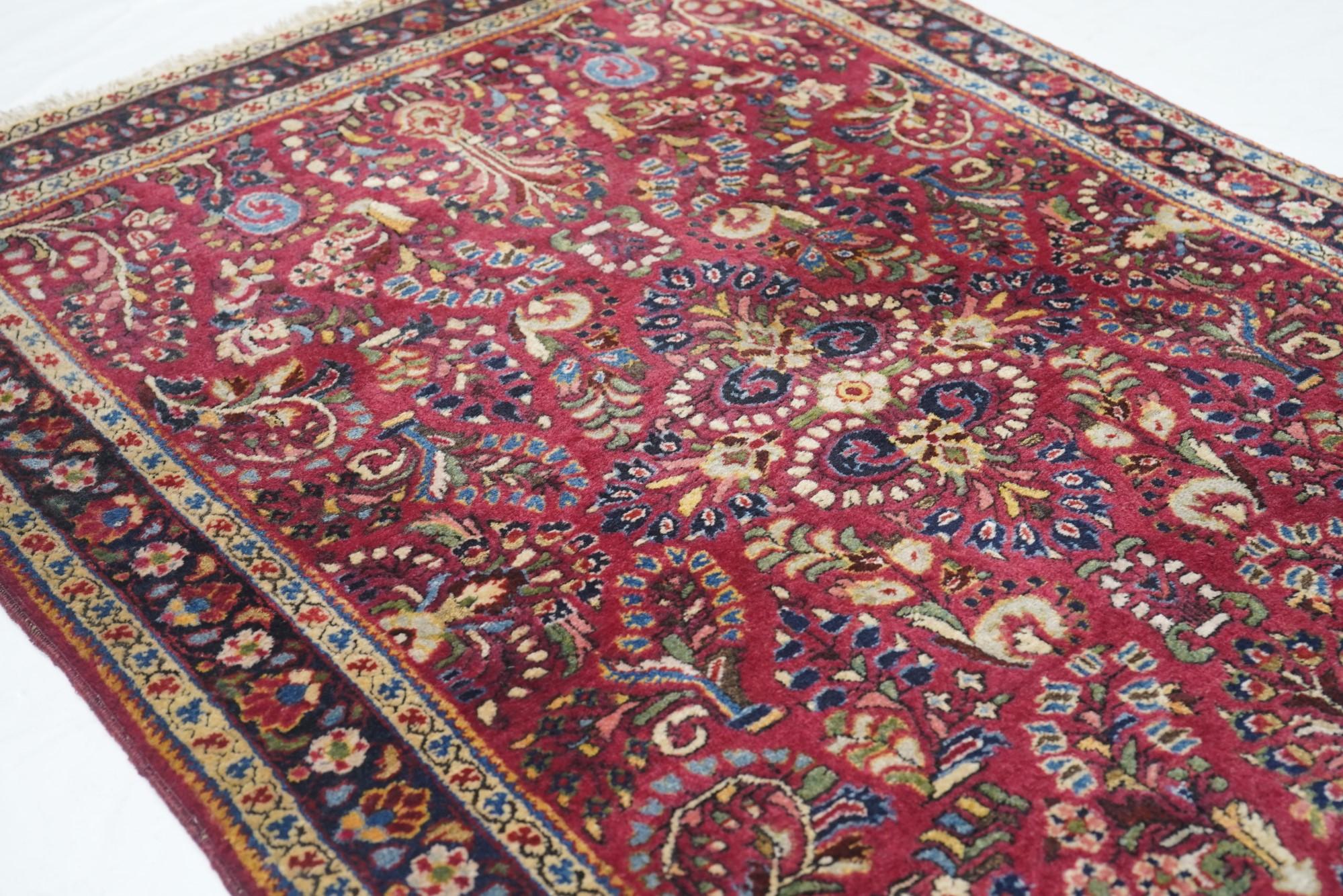 Tapis Sarouk ancien 3'4'' x 5'0'' en vente 2