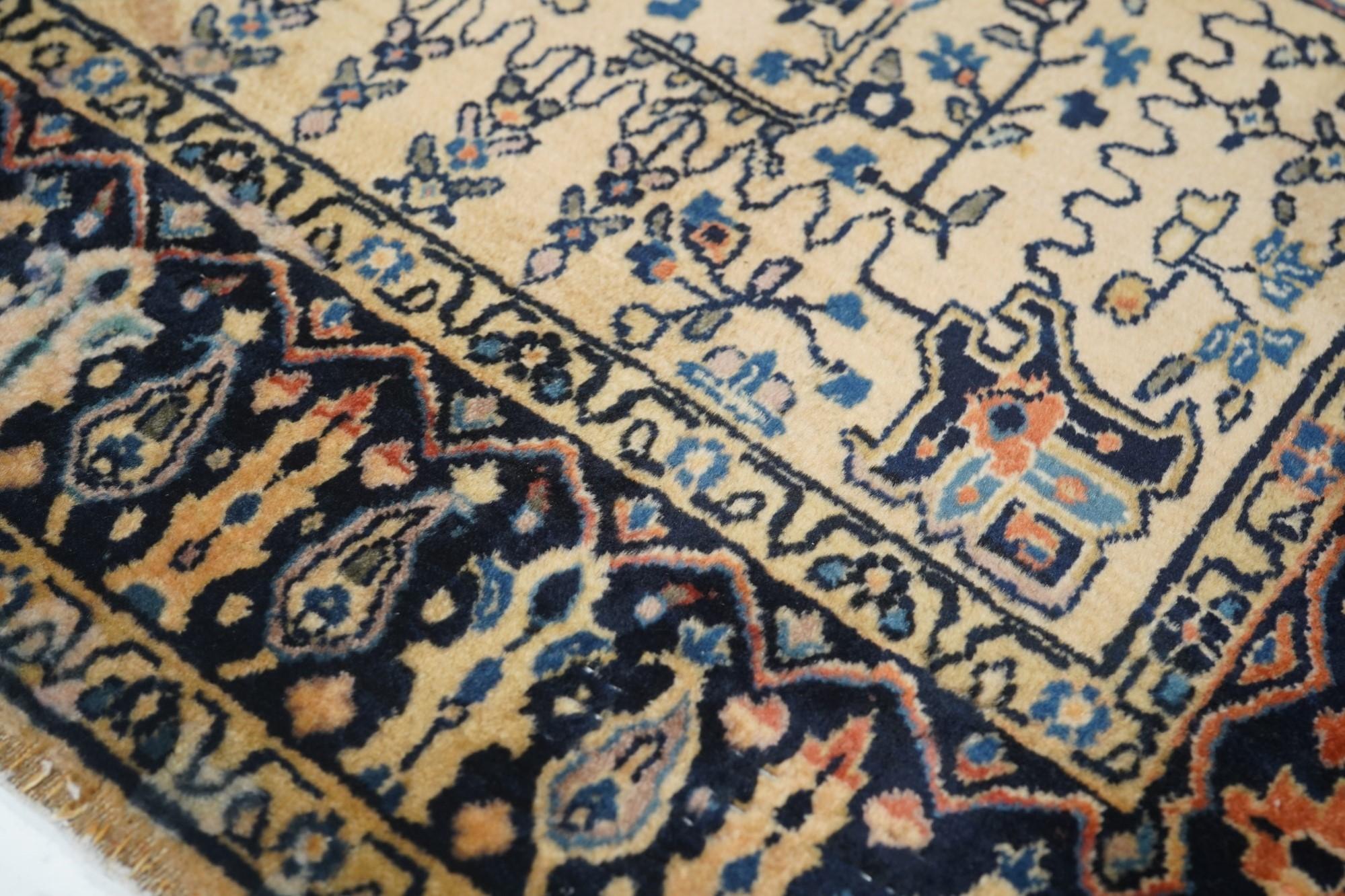 Early 20th Century Antique Sarouk Rug  For Sale