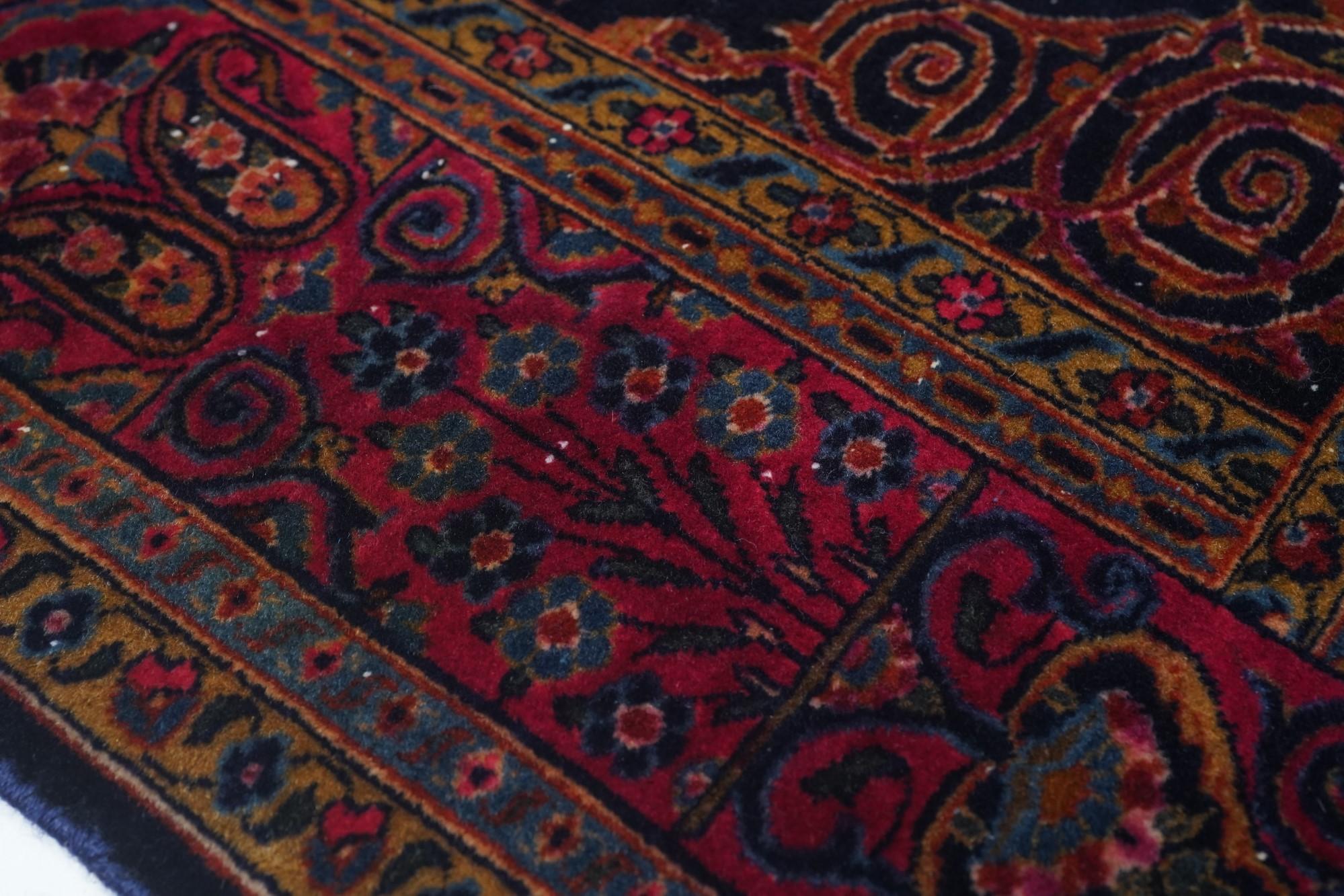 Antique Manchester Kashan Rug In Good Condition For Sale In New York, NY