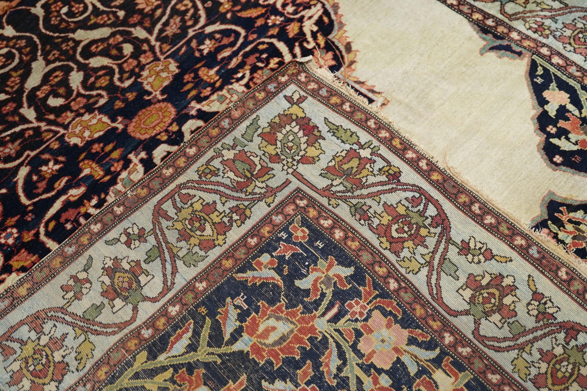 Antique Sarouk Rug 4'2'' x 5'10'' For Sale 5