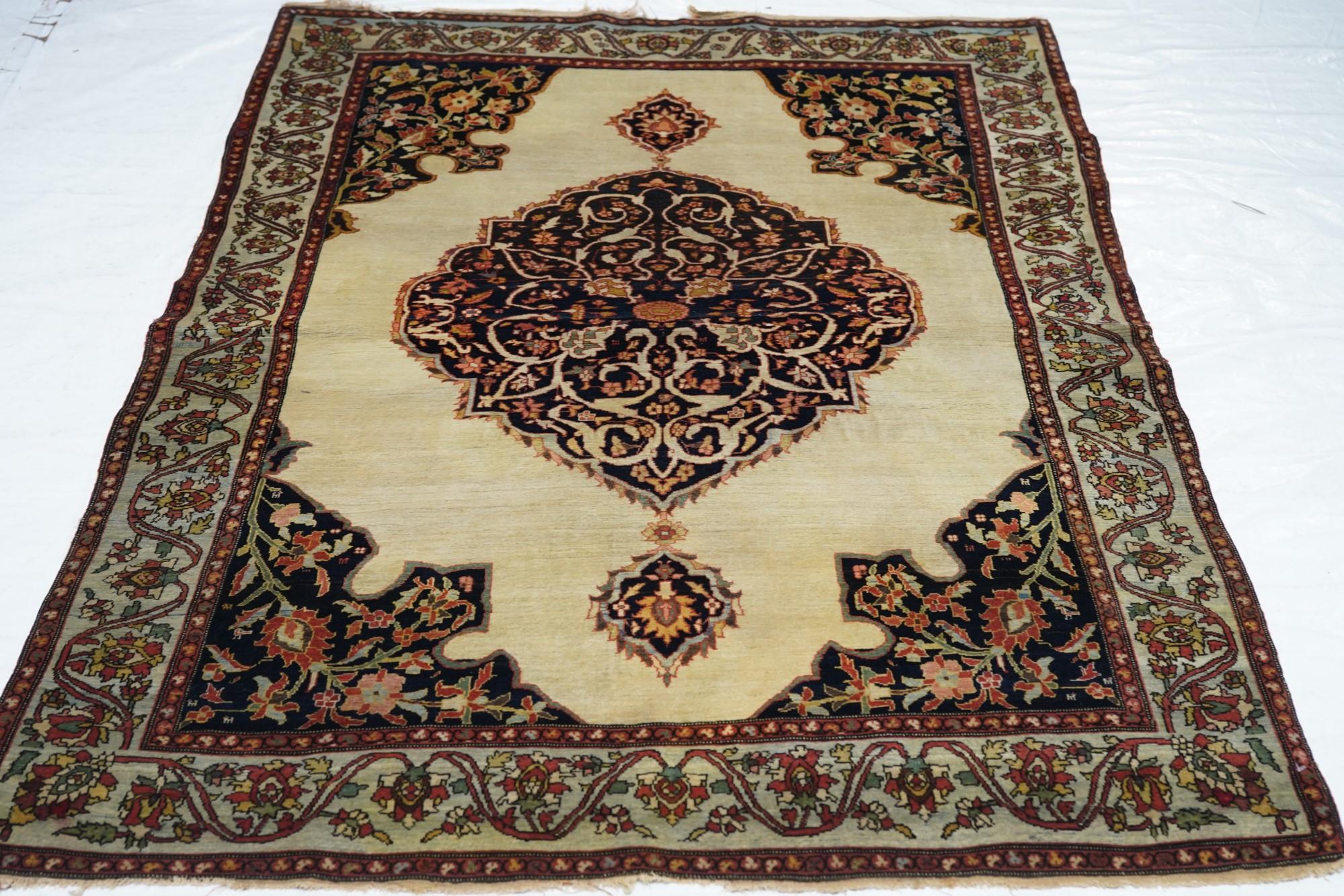Antiker Sarouk-Teppich im Angebot 1