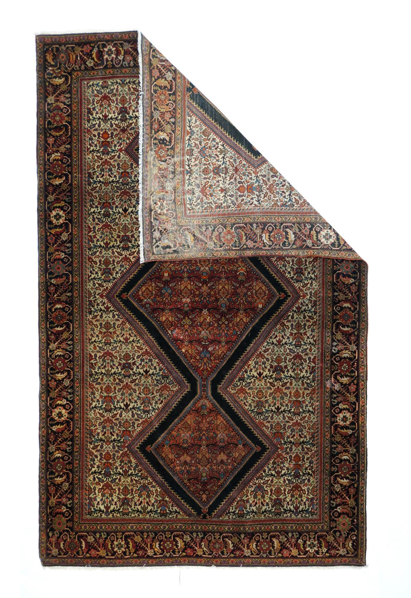 Sarouk rug 4'2'' x 6'9''.