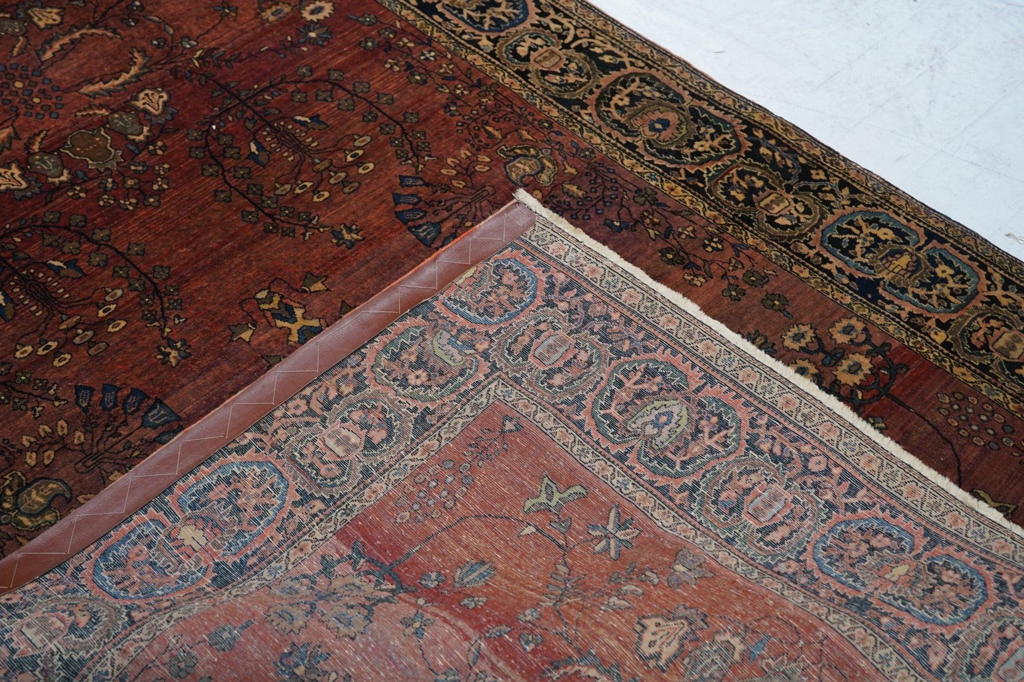19th Century Antique Sarouk Rug 4'4'' x 6'6'' For Sale