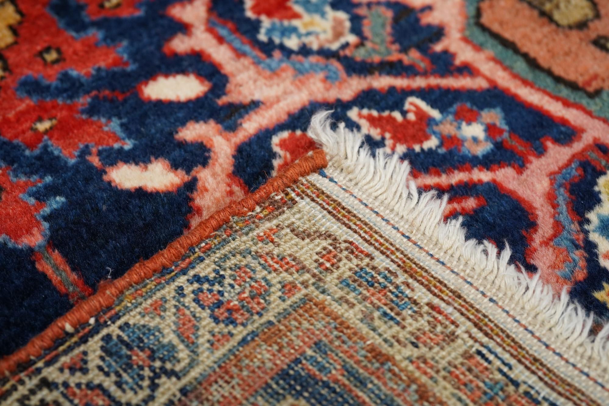 Antique Sarouk Rug For Sale 3