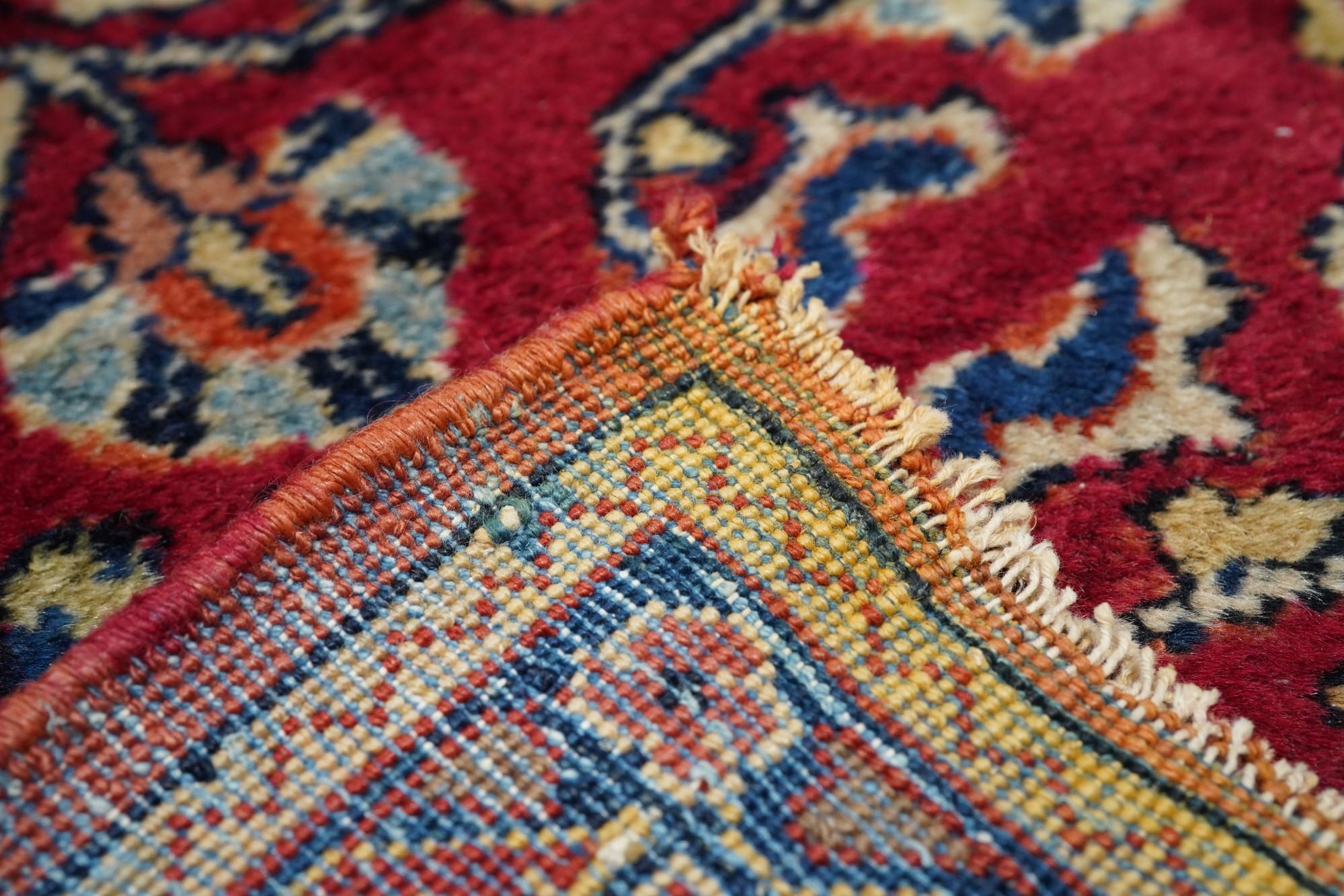 Antique Sarouk Rug 9'1'' x 12'0'' For Sale 6