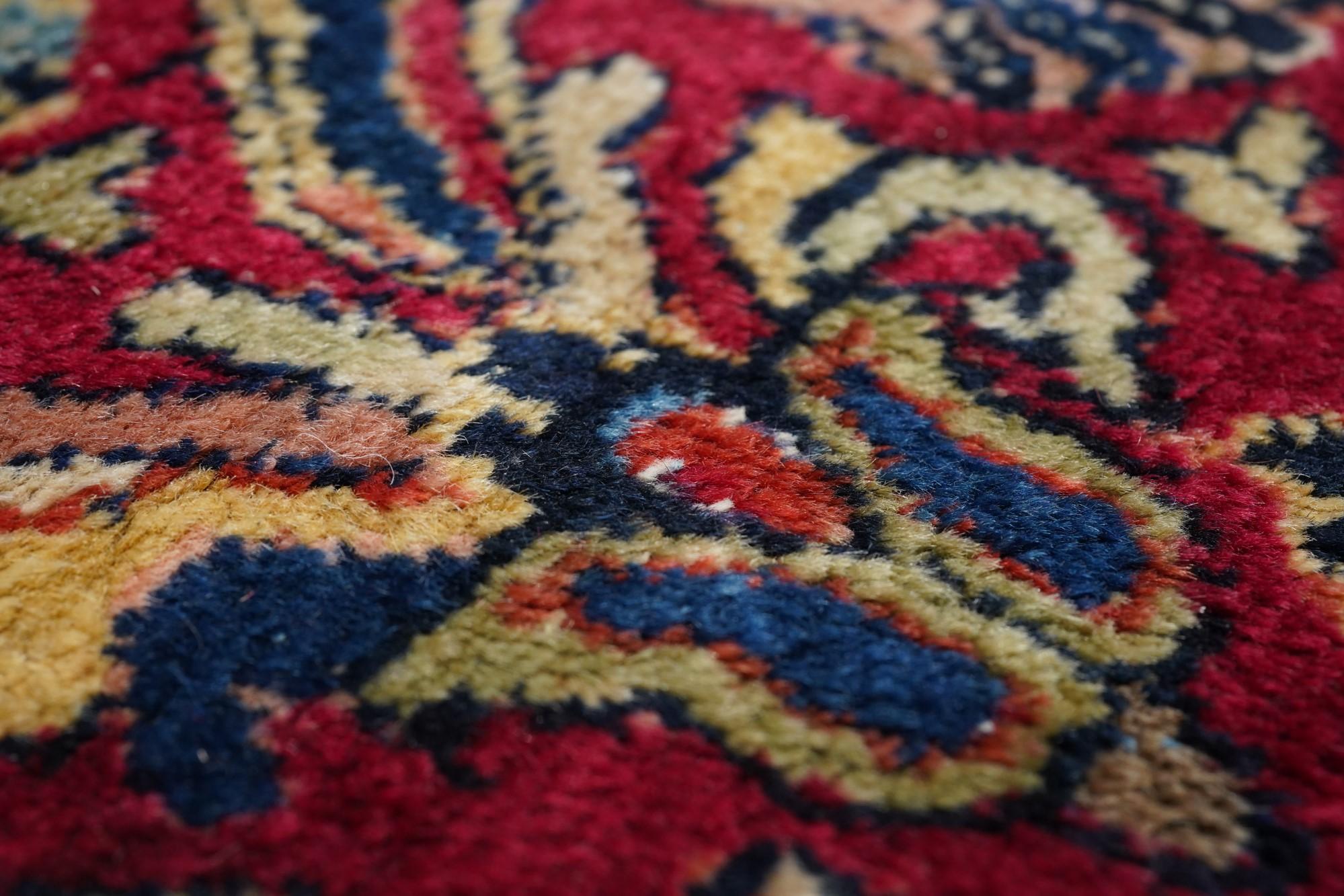 Antique Sarouk Rug 9'1'' x 12'0'' For Sale 1