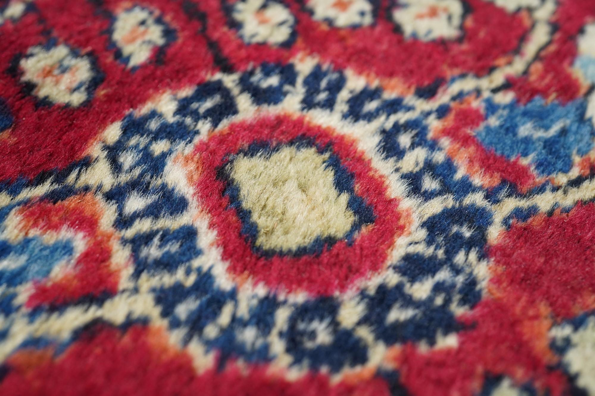 Antique Sarouk Rug 9'1'' x 12'0'' For Sale 2