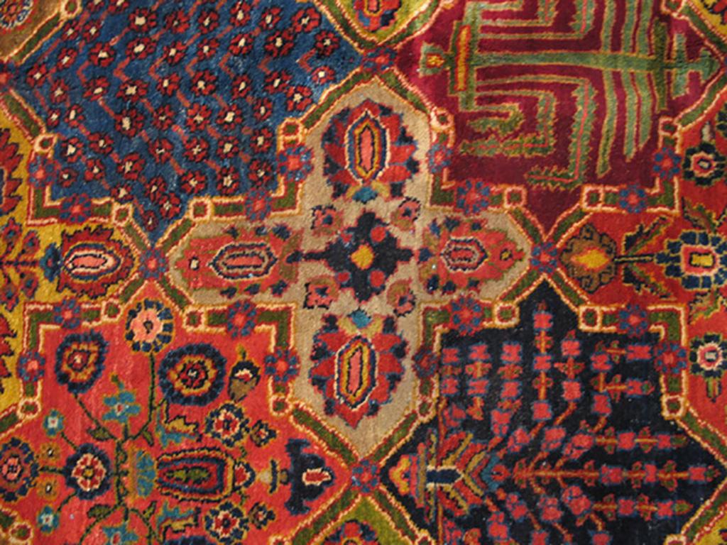 Early 20th Century 1920s Persian Sarouk Mohajeran Carpet ( 8'10