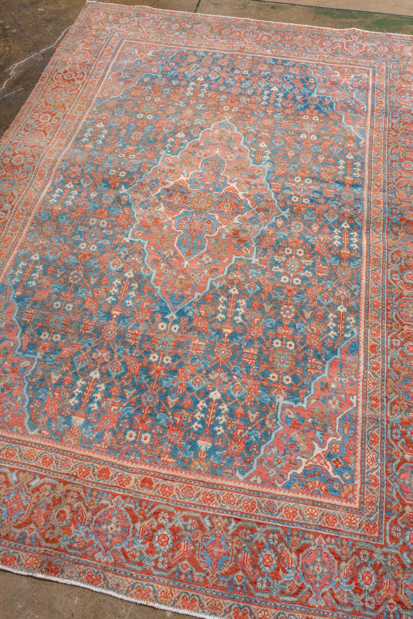 Perse Sarouk ancien avec design Gol Hennai en vente