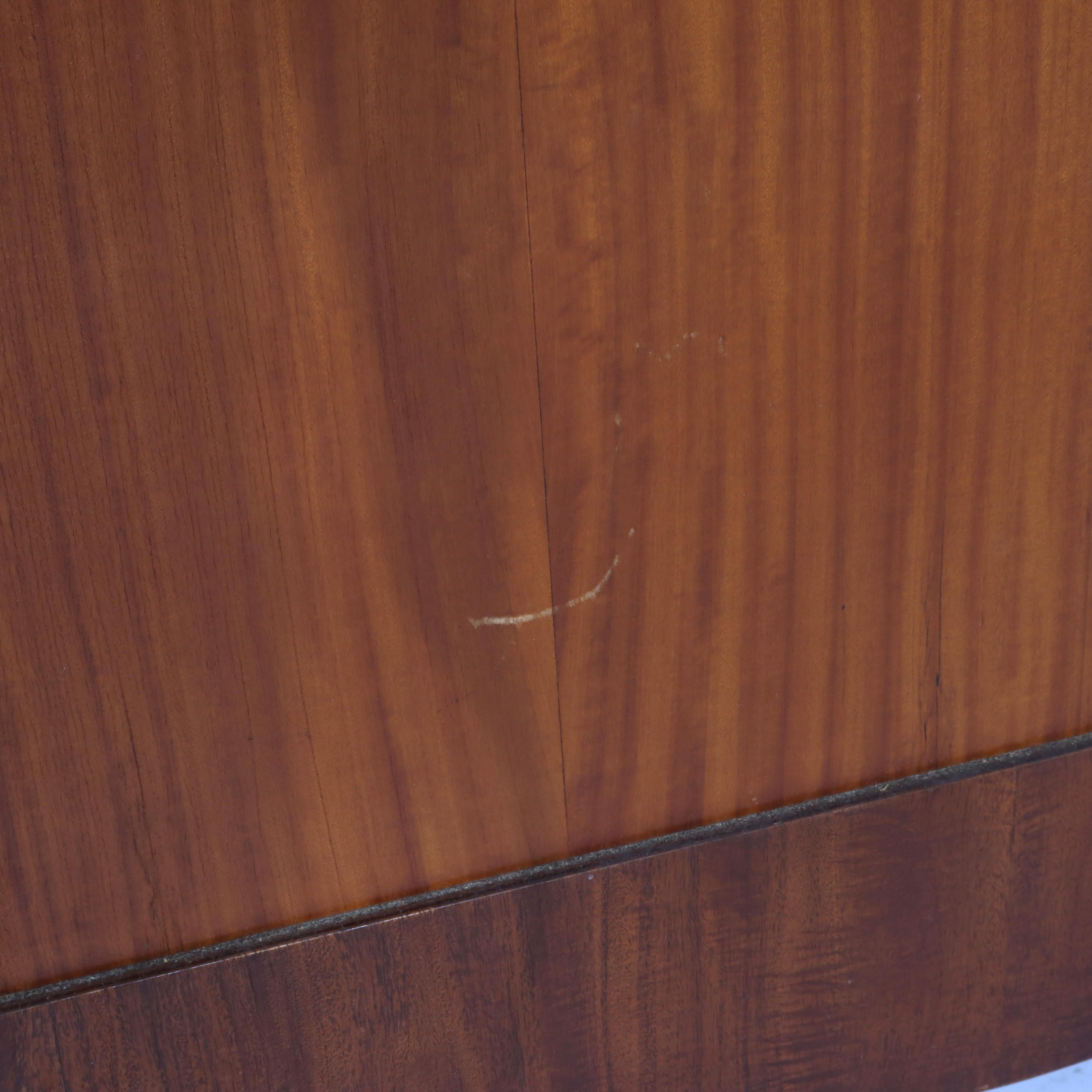 Antichi pannelli per la testa e per i piedi in stile Adams in legno satinato del 1930 circa in vendita 8