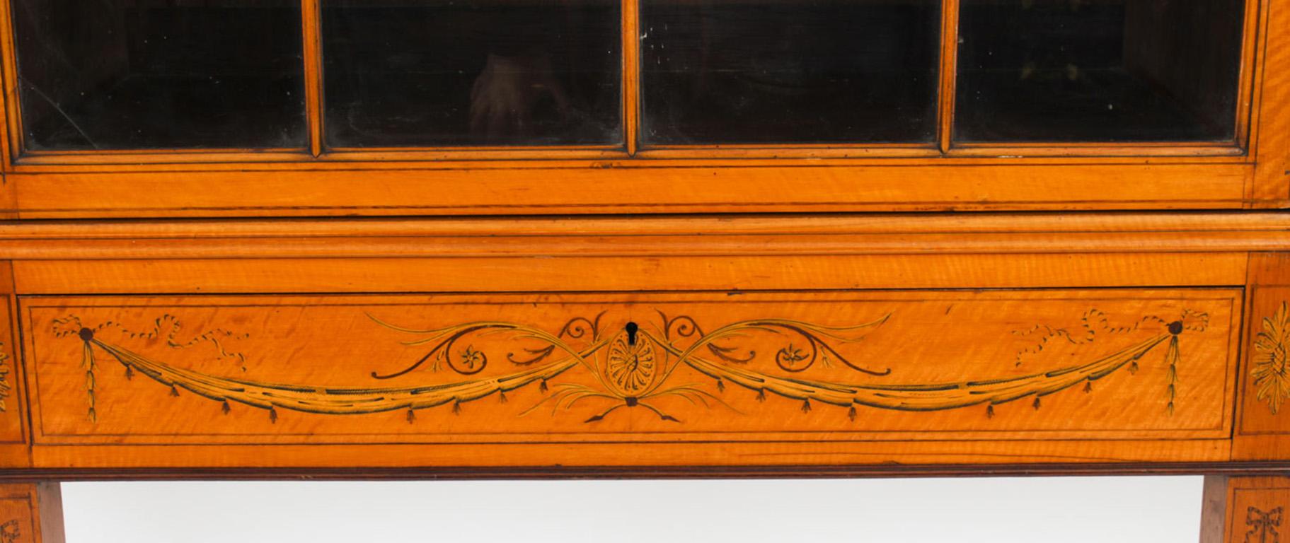 Vitrine de bibliothèque ancienne en bois de citronnier à façade brisée Edwards & Roberts 19ème siècle en vente 8