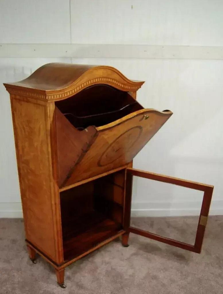 Inconnu Ancienne armoire à partitions en bois de satin marqueté French Adams Display Curio en vente