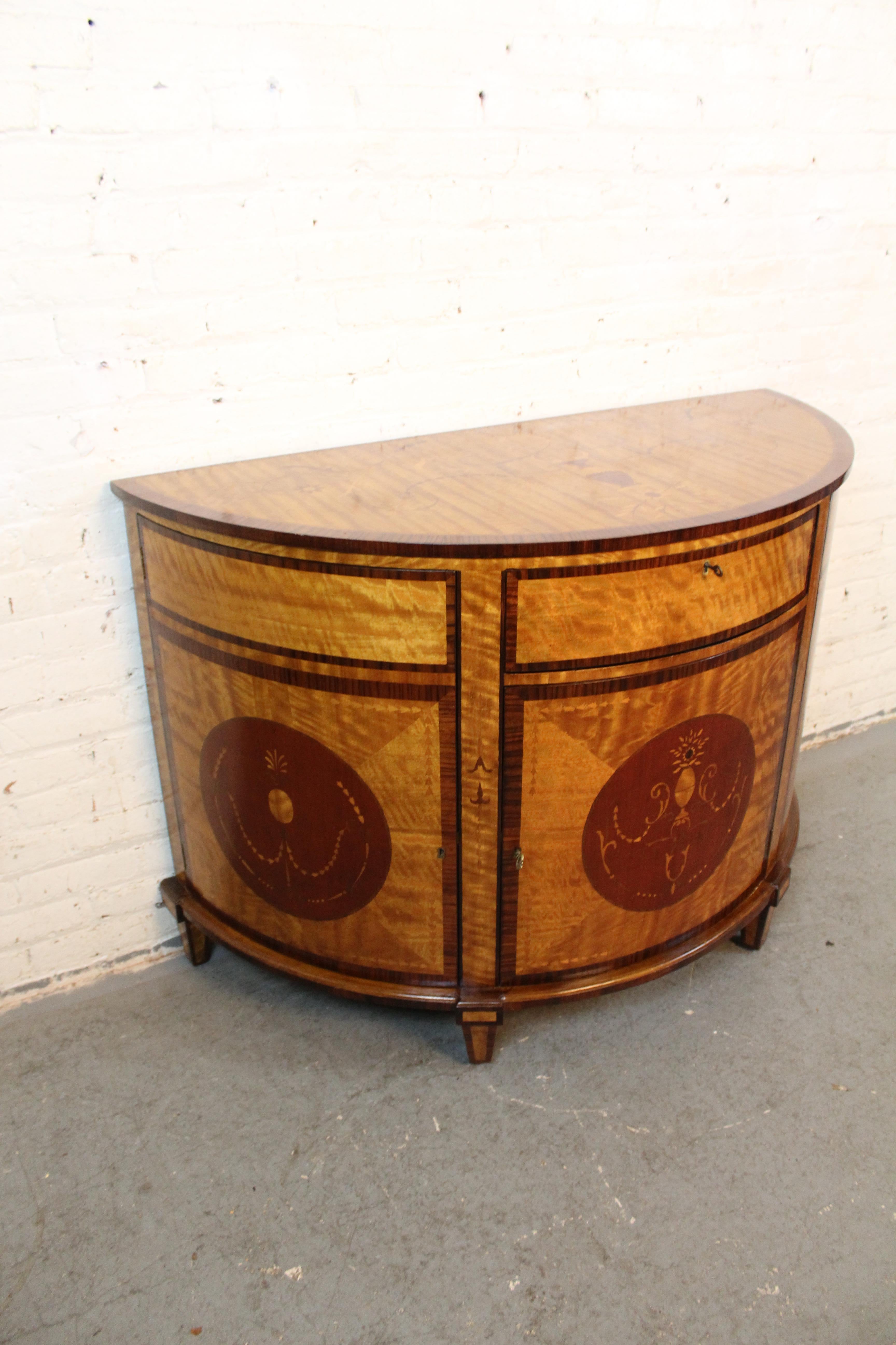 Antique Satinwood Marquetry Demilune Commode In Good Condition For Sale In Brooklyn, NY