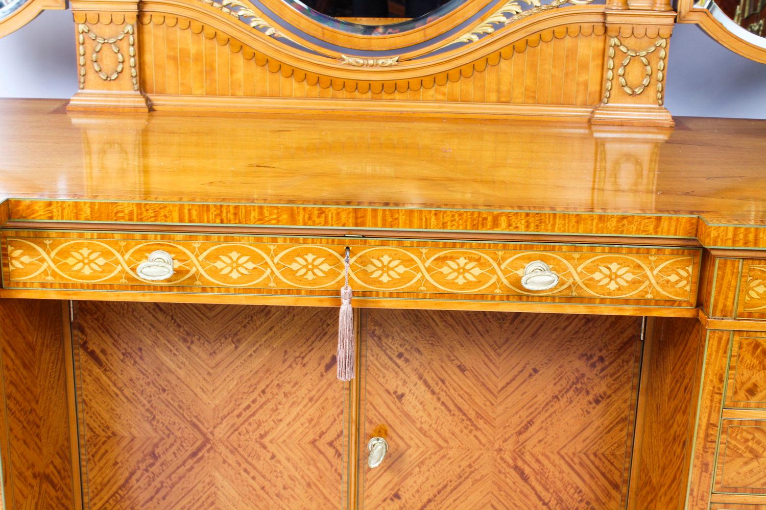 Antique Satinwood and Marquetry Dressing Table Waring & Gillow, 19th Century In Good Condition In London, GB