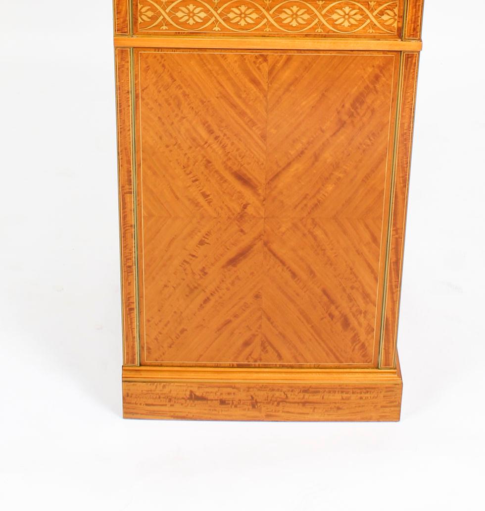 Antique Satinwood Marquetry Inlaid Side Cabinet Waring and Gillow 19th Century 8