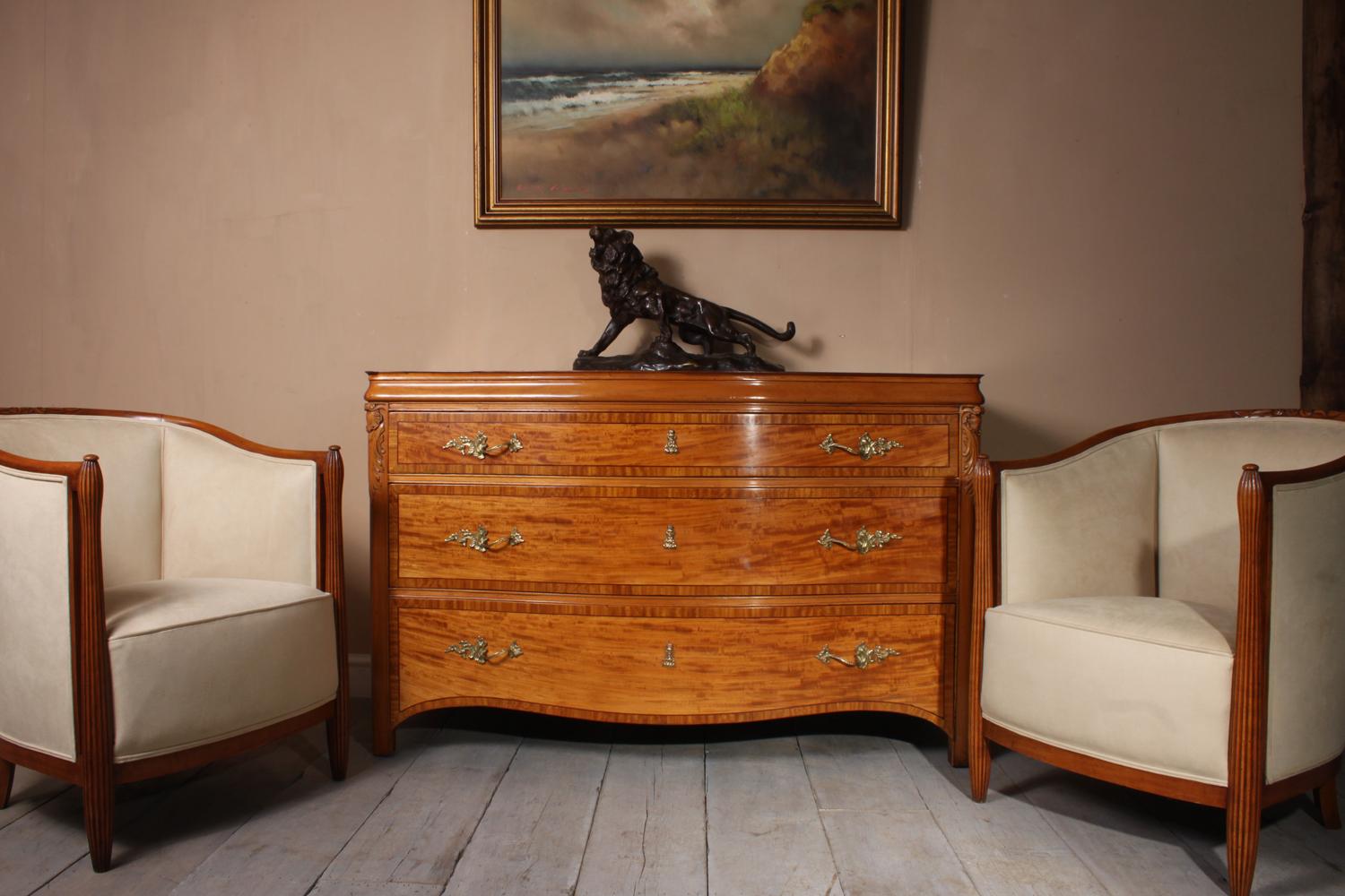 Antique Satinwood Serpentine Commode, circa 1890 For Sale 9