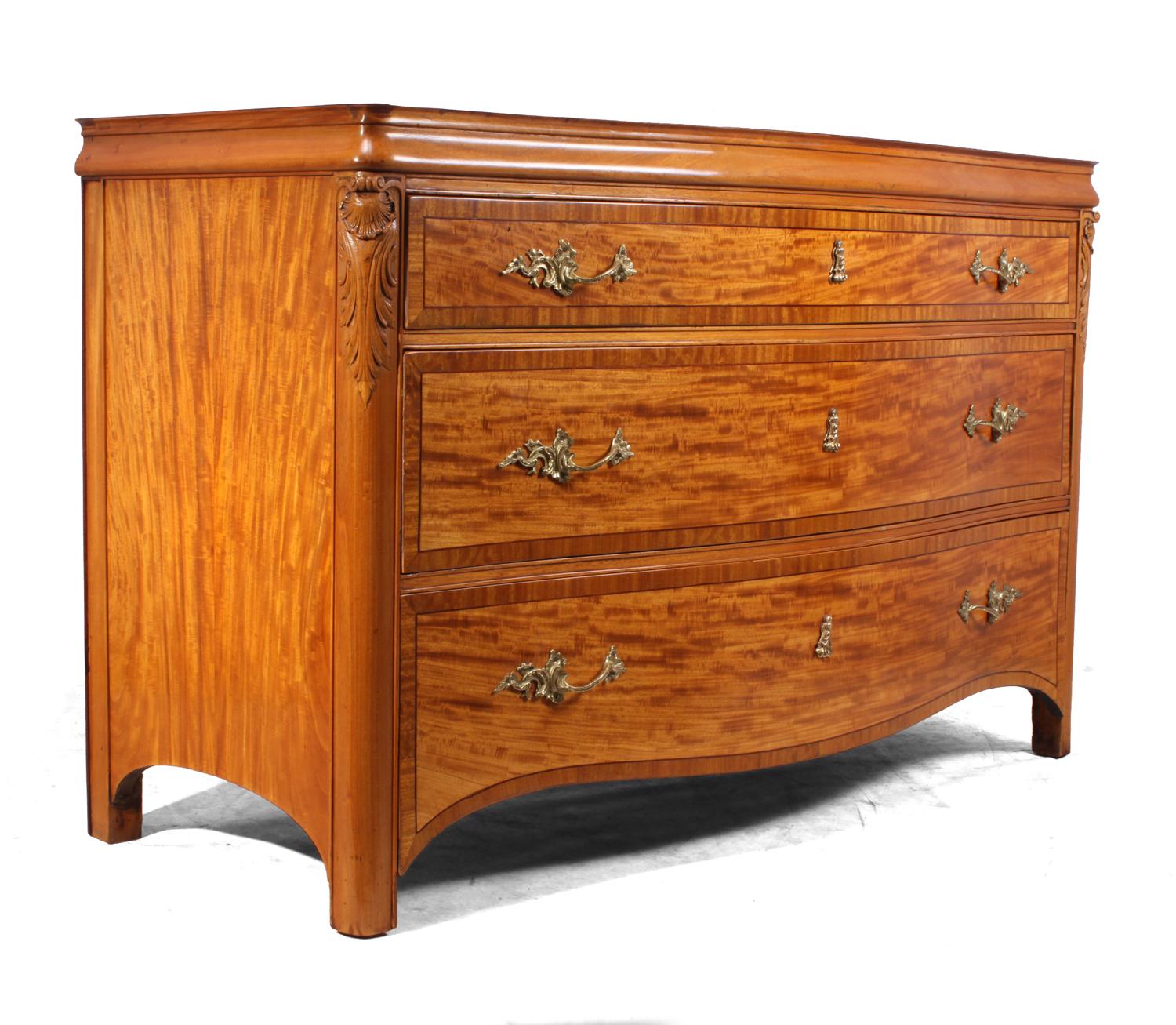 Antique Satinwood Serpentine Commode, circa 1890 In Excellent Condition For Sale In Paddock Wood, Kent