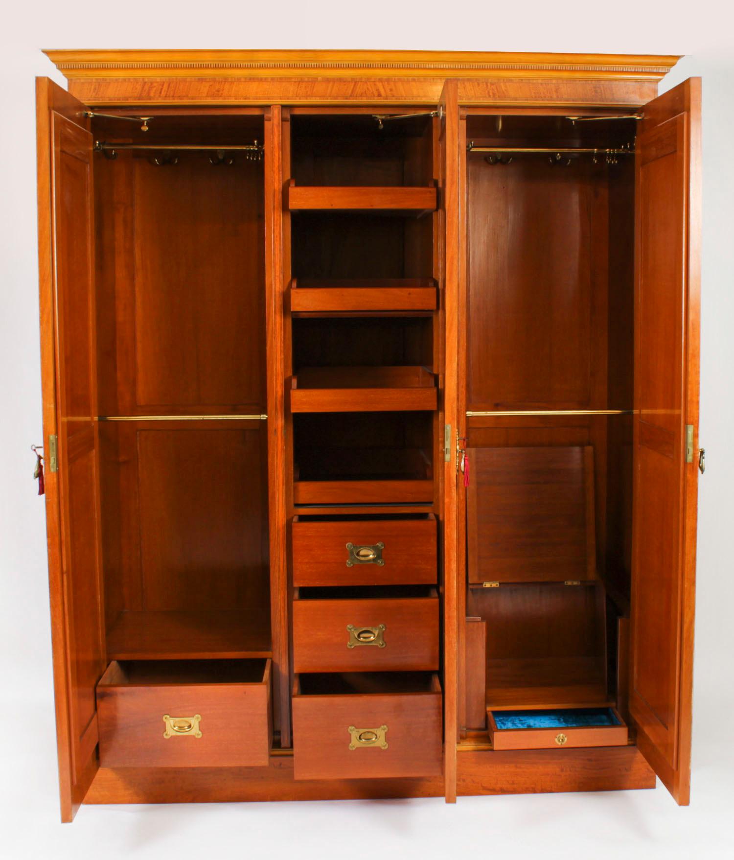 Ancienne armoire en bois de satin par Maple & Co 19ème C. 4