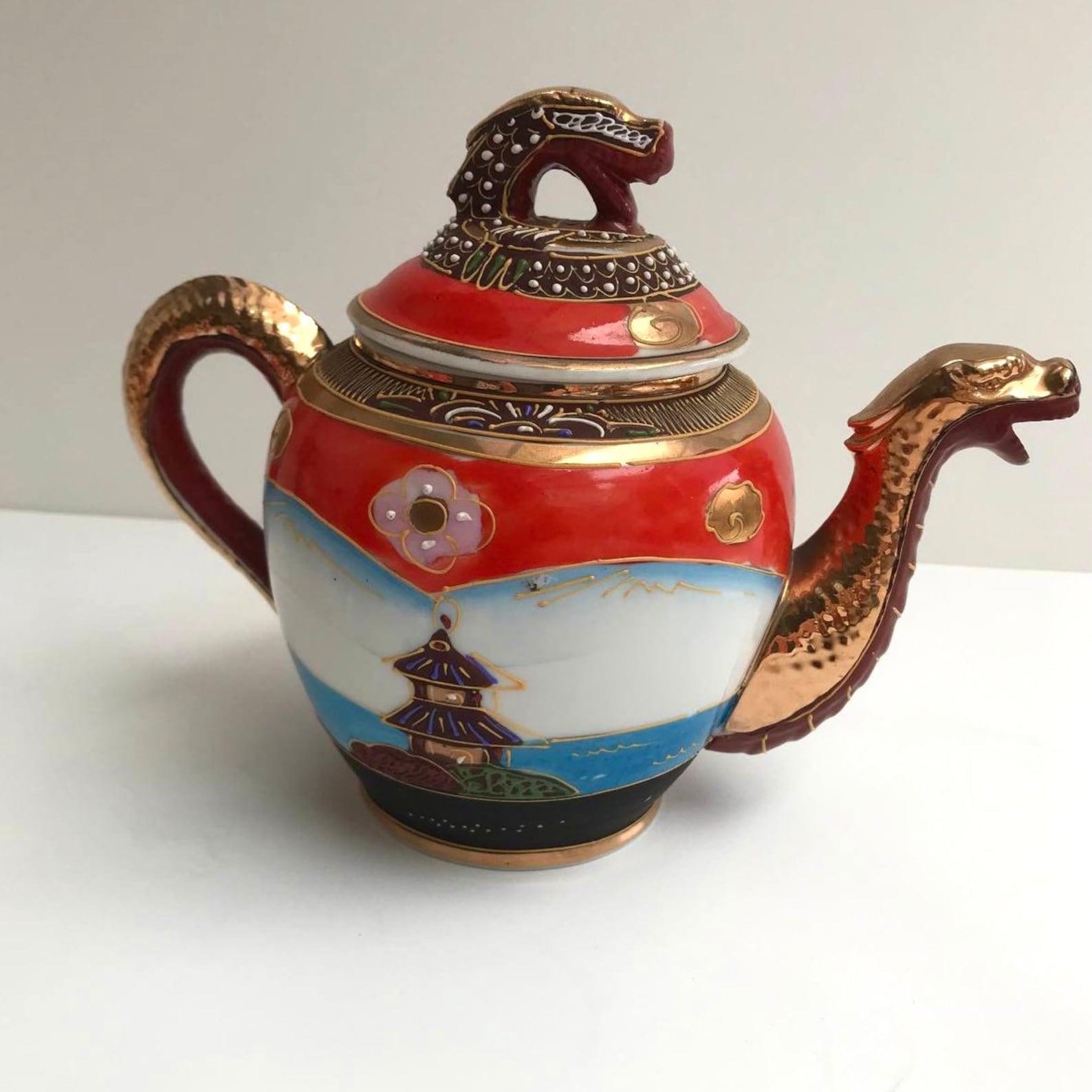 Antique Satsuma Tea Set Japanese Sugar Bowl, Teapot 24k Gold Tea Set In Excellent Condition For Sale In Bastogne, BE