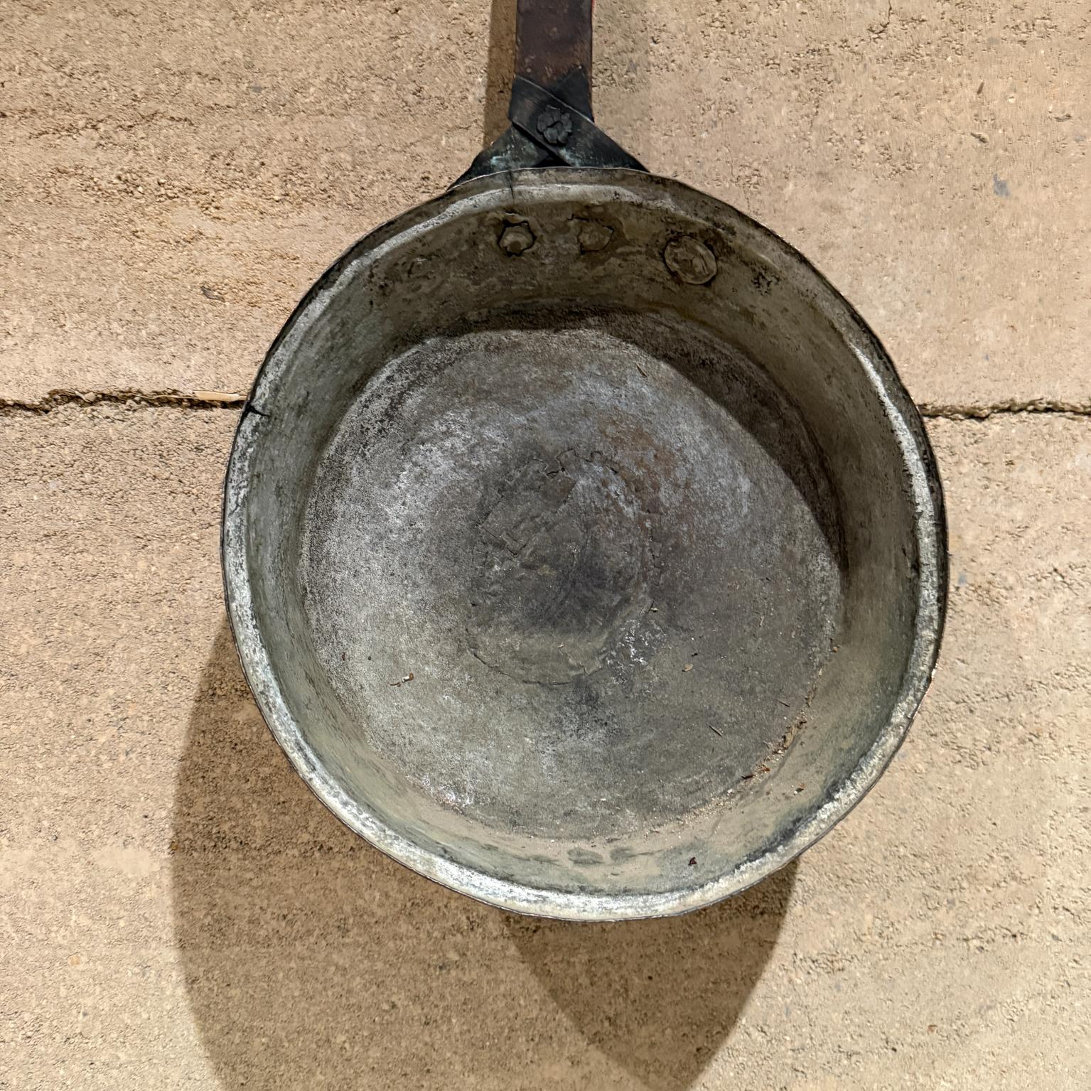 Antike Sauté-Pfanne aus Kupfer und Messing Kochgeschirr im Stil DH & M Arts & Crafts Period im Angebot 2