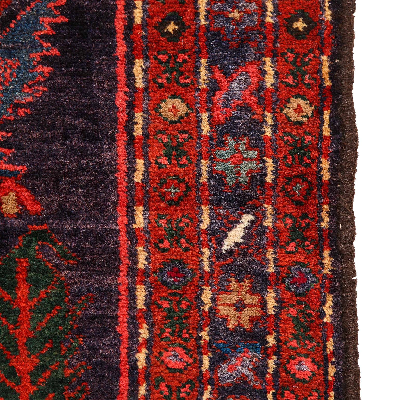 Antiquities 1910s Saveh Tree of Life Persian Rug, Red, Brown and Green Wool, 5' x 7' en vente 5