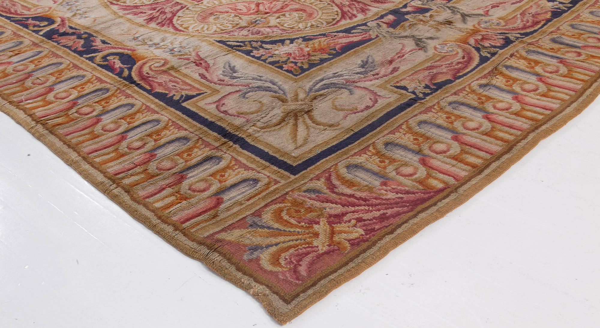 Antique Savonnerie Hand Knotted Wool Carpet In Good Condition For Sale In New York, NY