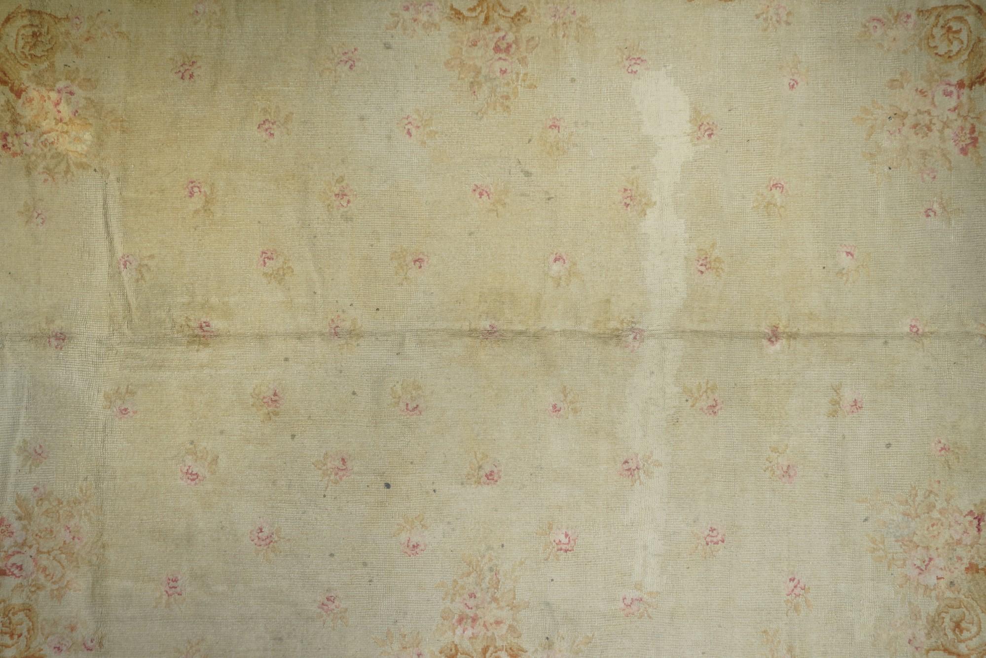 Antique Savonnerie Rug 11'1'' x 18'1'' In Excellent Condition For Sale In New York, NY