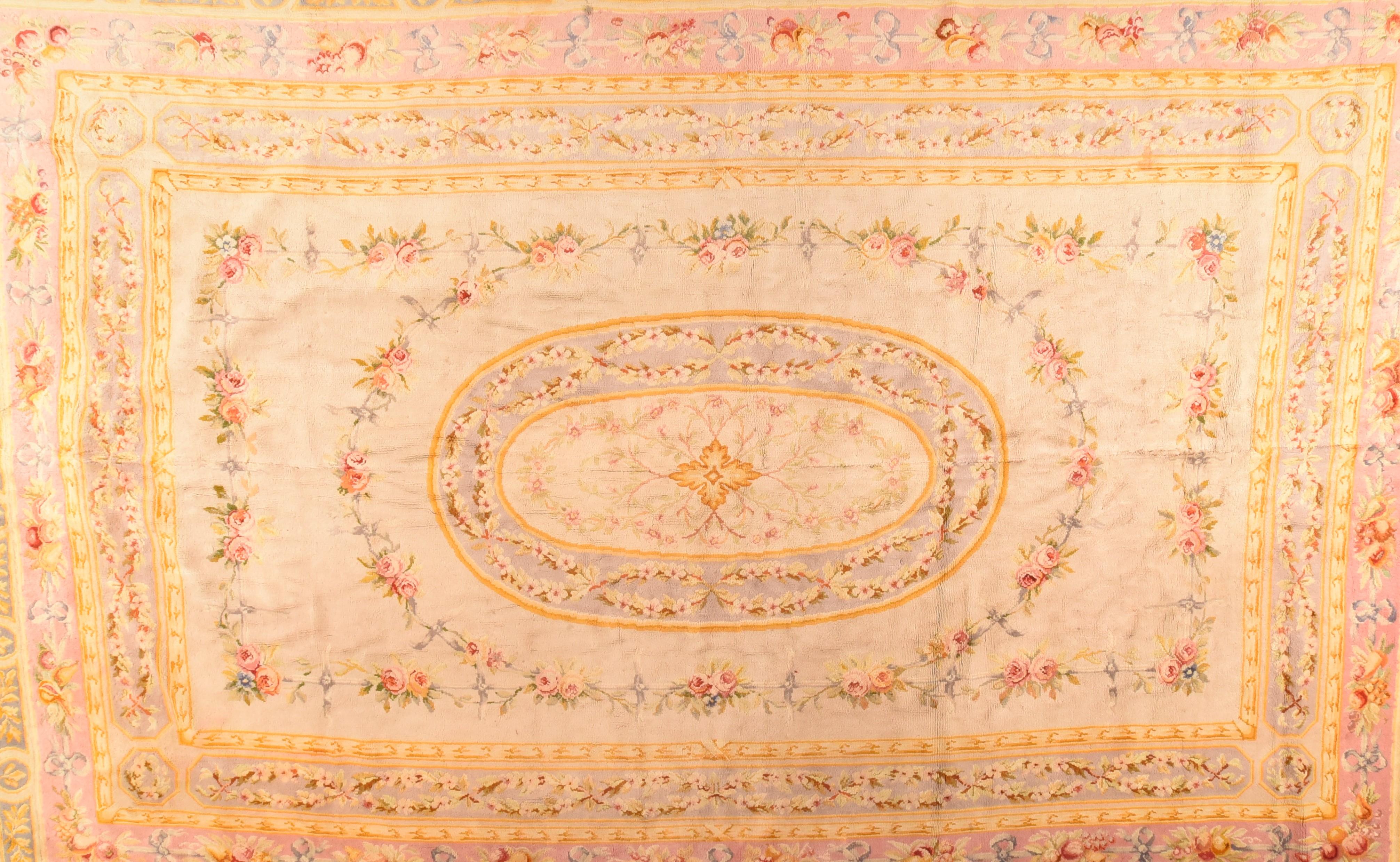Antique Savonnerie Rug 12'8'' x 19'6'' In Good Condition For Sale In New York, NY