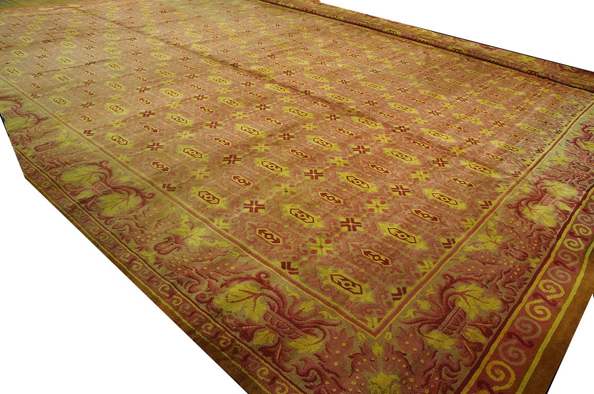 Early 20th Century Austrian Savonnerie Carpet ( 19'10'' x 20'8'' - 605 x 630 ) In Good Condition For Sale In New York, NY
