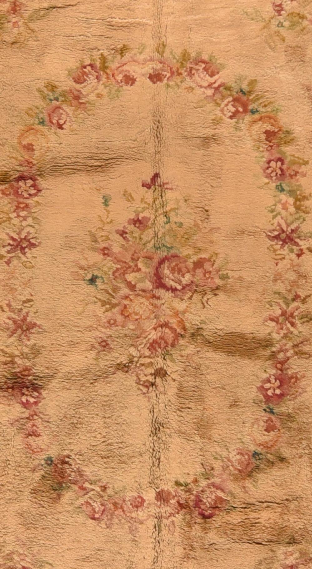 Alfombra Antique French Savonnerie 9'9'' x 16'0'' Francés en venta