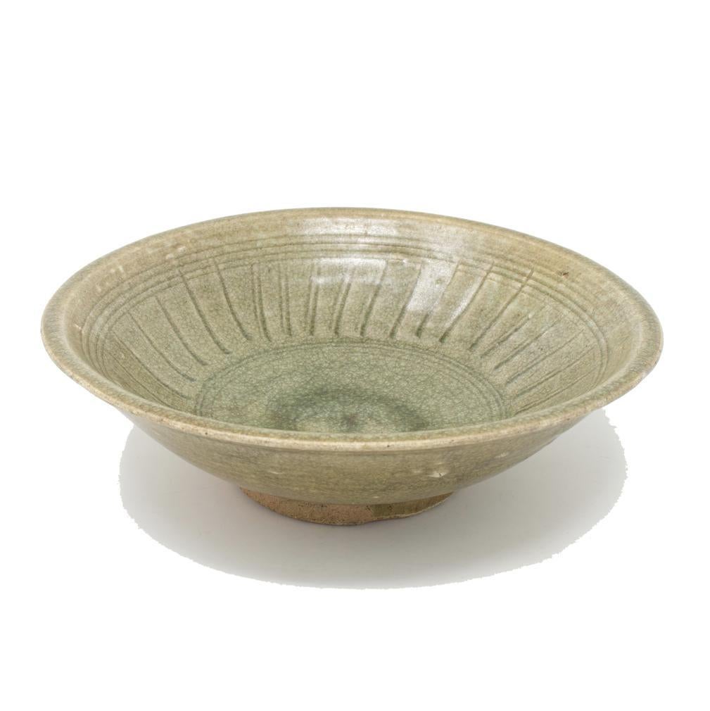 Tribale Antica ciotola Sawakhalok Celadon, Thailandia, XIV-XV secolo. in vendita