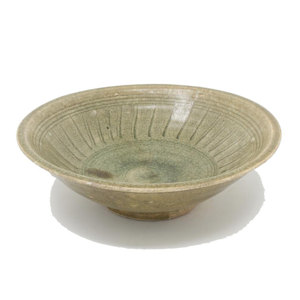 Thailandese Antica ciotola Sawakhalok Celadon, Thailandia, XIV-XV secolo. in vendita
