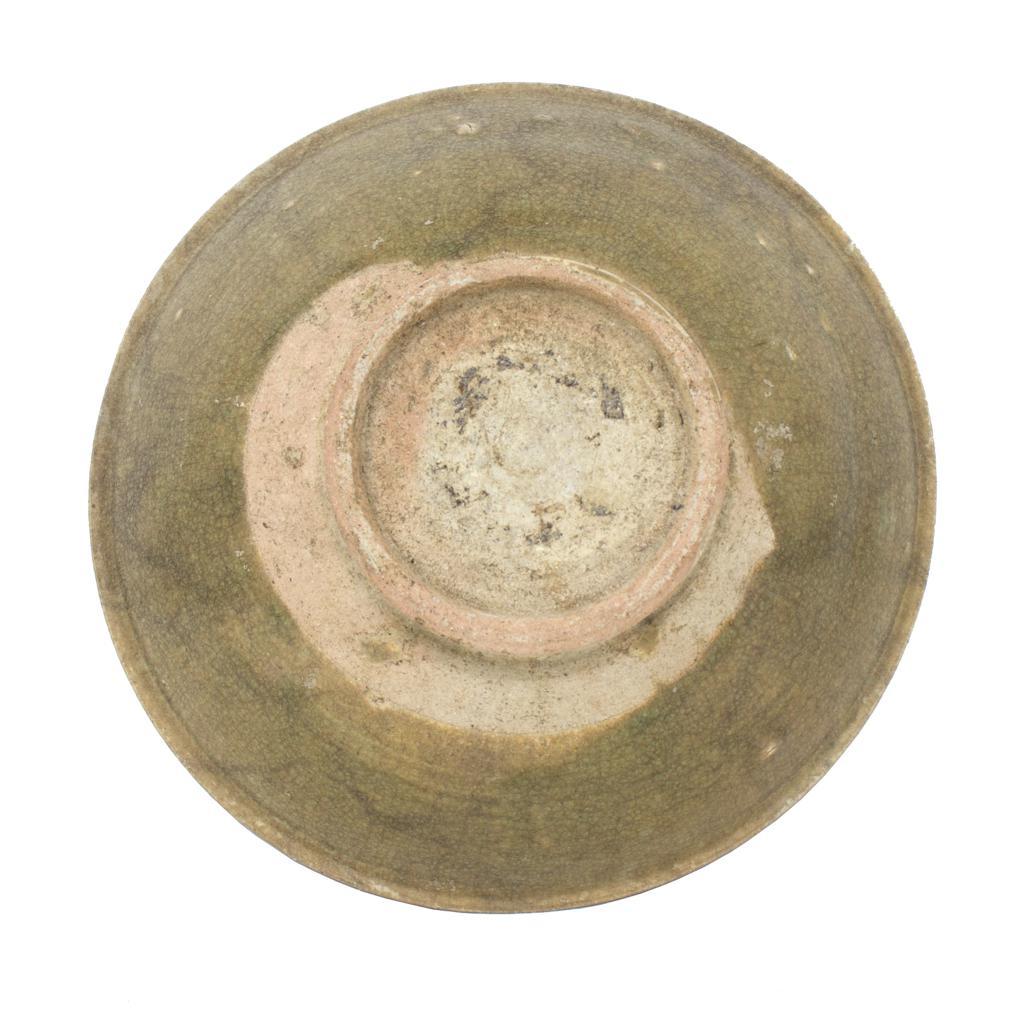 Antica ciotola Sawakhalok Celadon, Thailandia, XIV-XV secolo. In condizioni buone in vendita a Point Richmond, CA