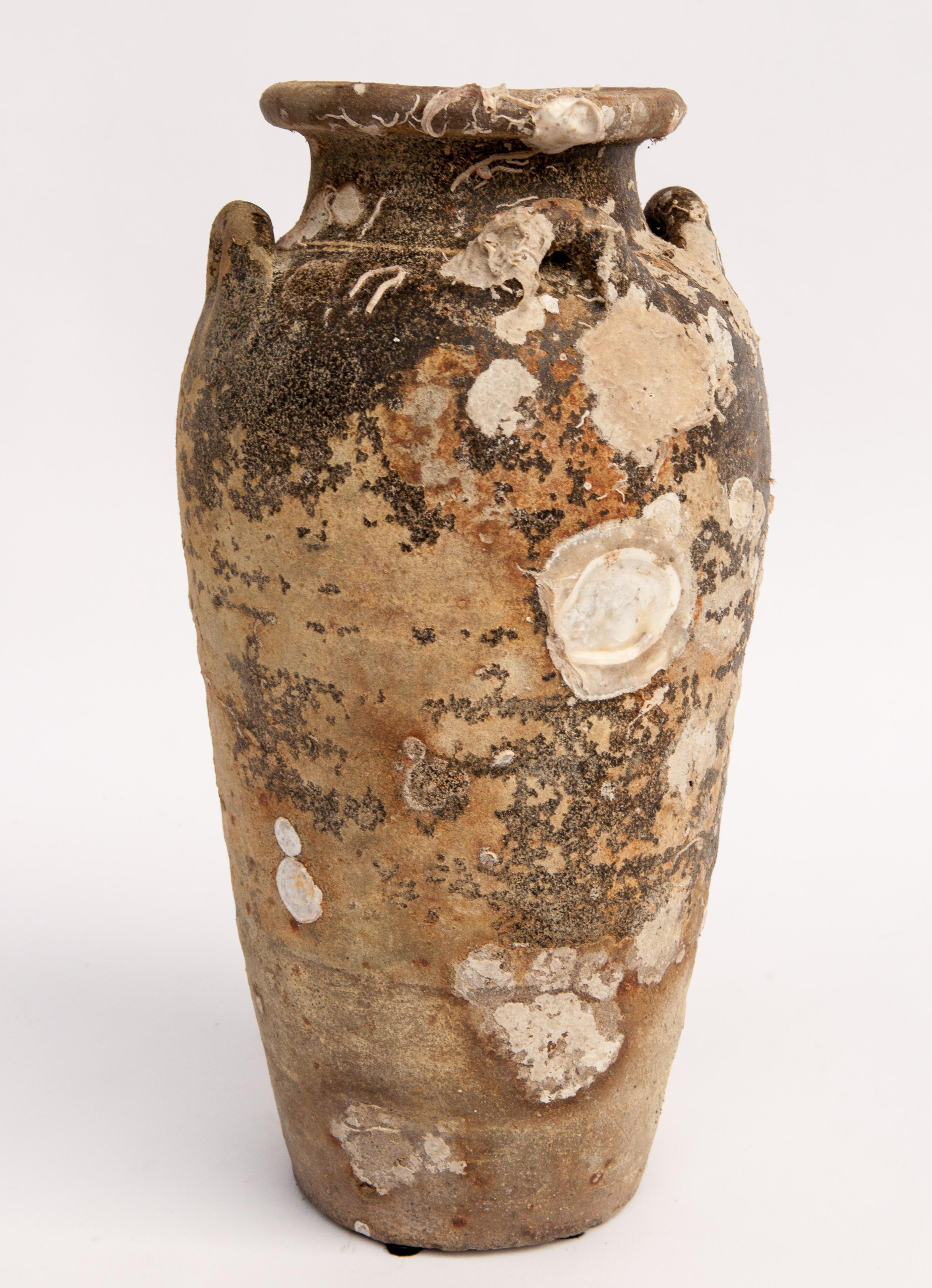 Antique Sawankhalok Jar with Encrustations, Sawankhalok, Thailand, 15th Century In Good Condition In Point Richmond, CA