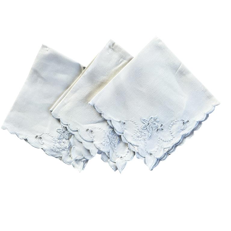 French Antique Scalloped Hankies or Napkins in Cream with Blue Detail - Set of 3 For Sale