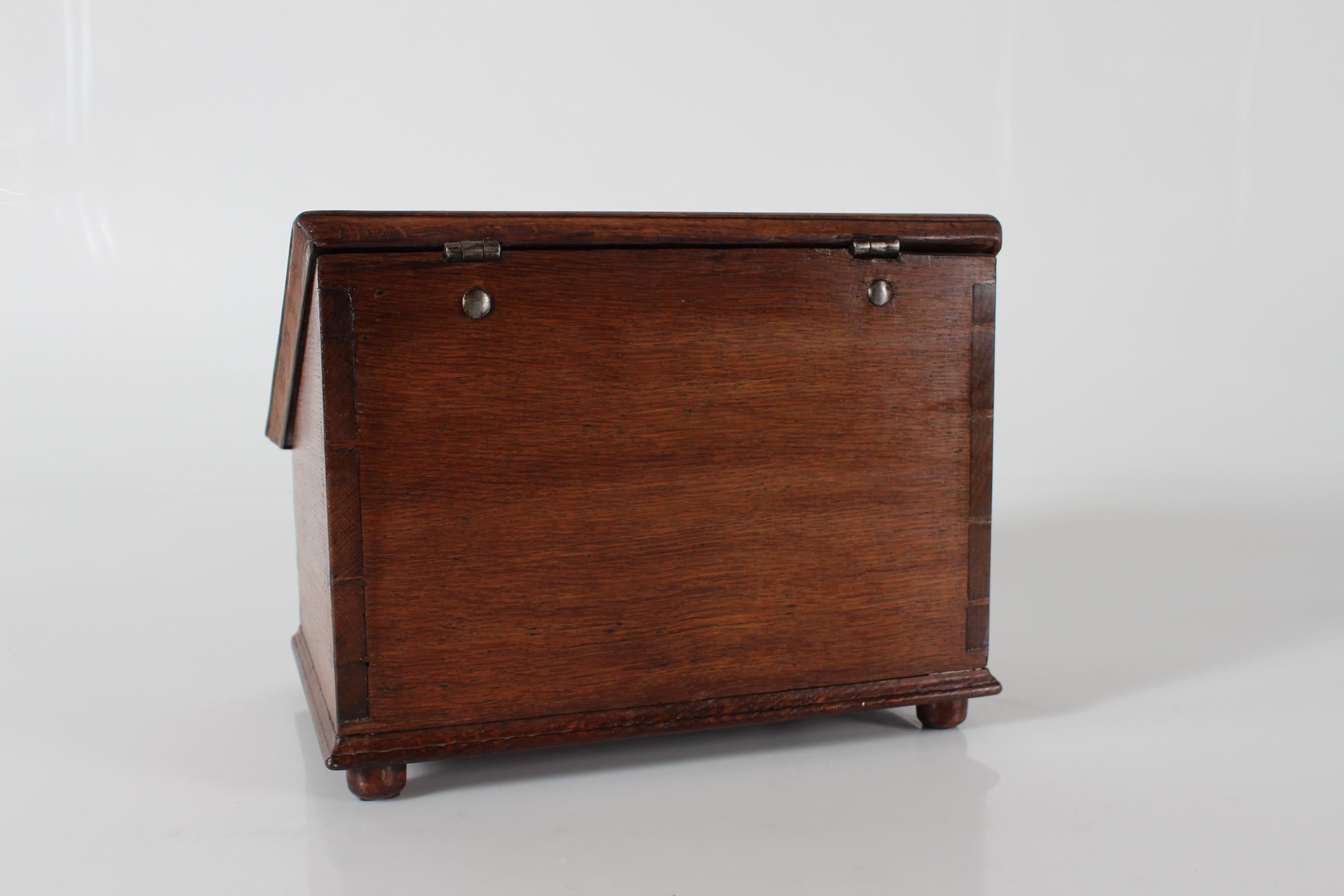 Antike skandinavische Barockstil Eiche Nähkasten kleine Truhe mit Schlüssel Mitte 1800 im Angebot 10