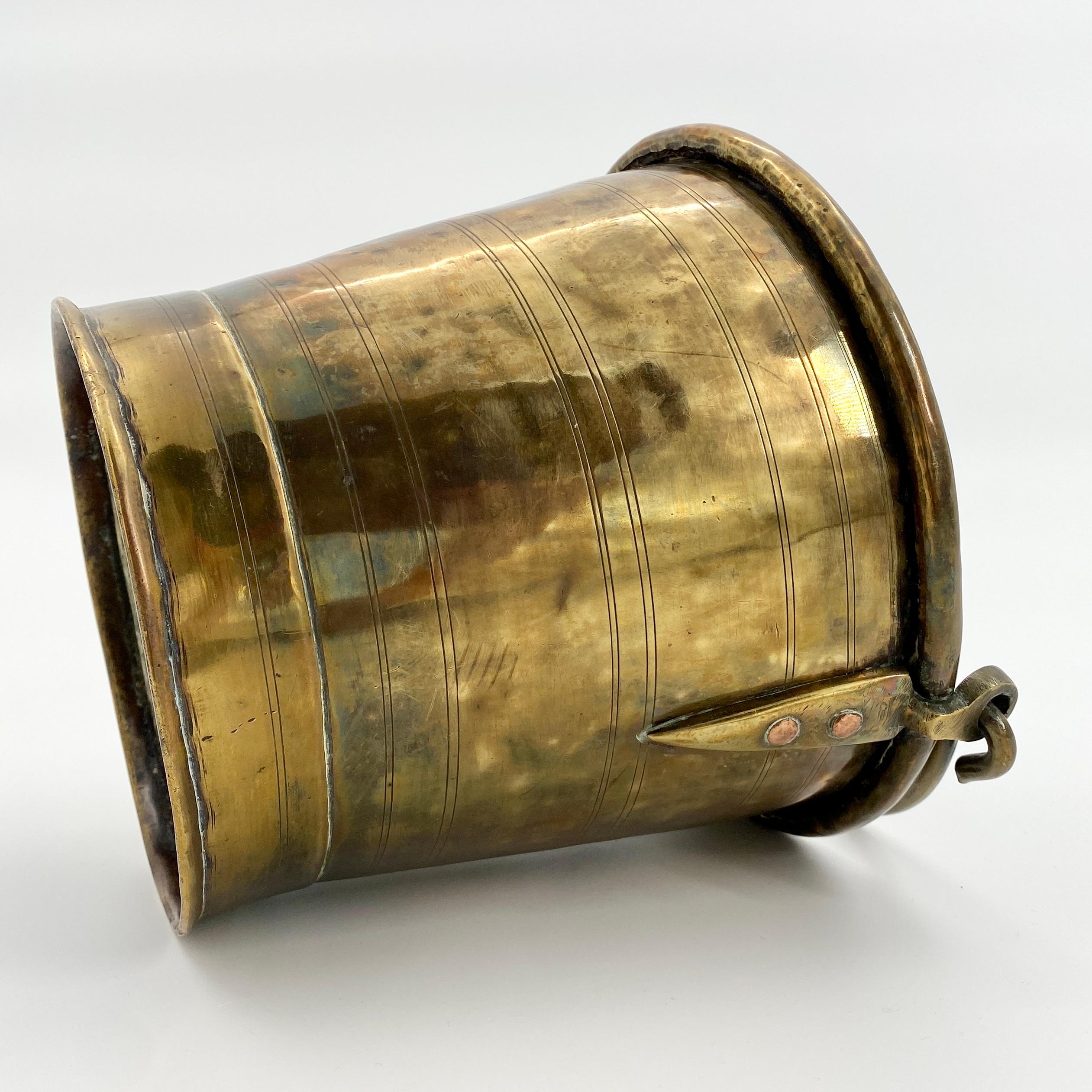 Antique Scandinavian Coal or Fireplace Bucket in Brass, Circa 1810 2